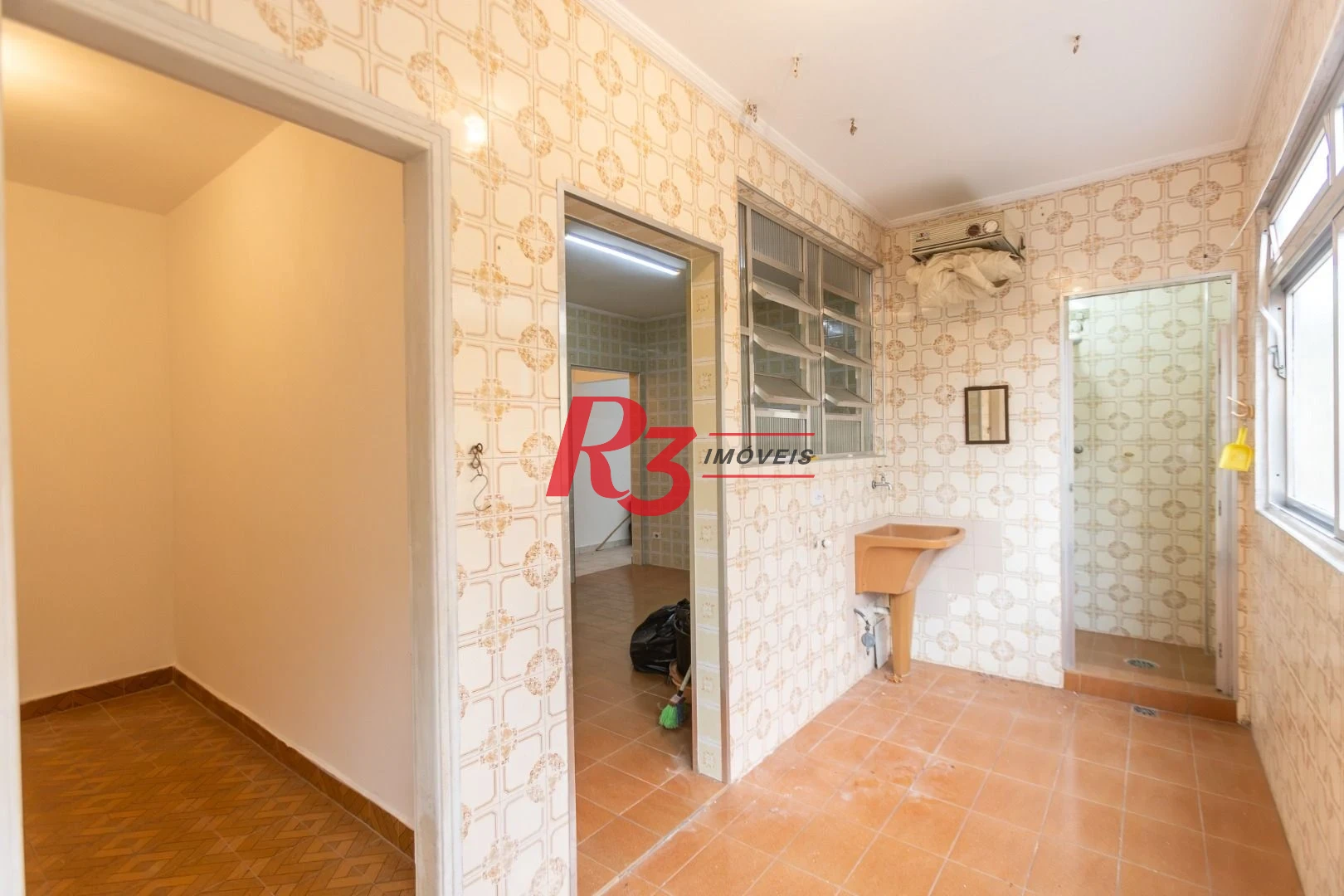 Apartamento com 2 dormitórios à venda, 122 m² por R$ 590.000,00 - Embaré - Santos/SP