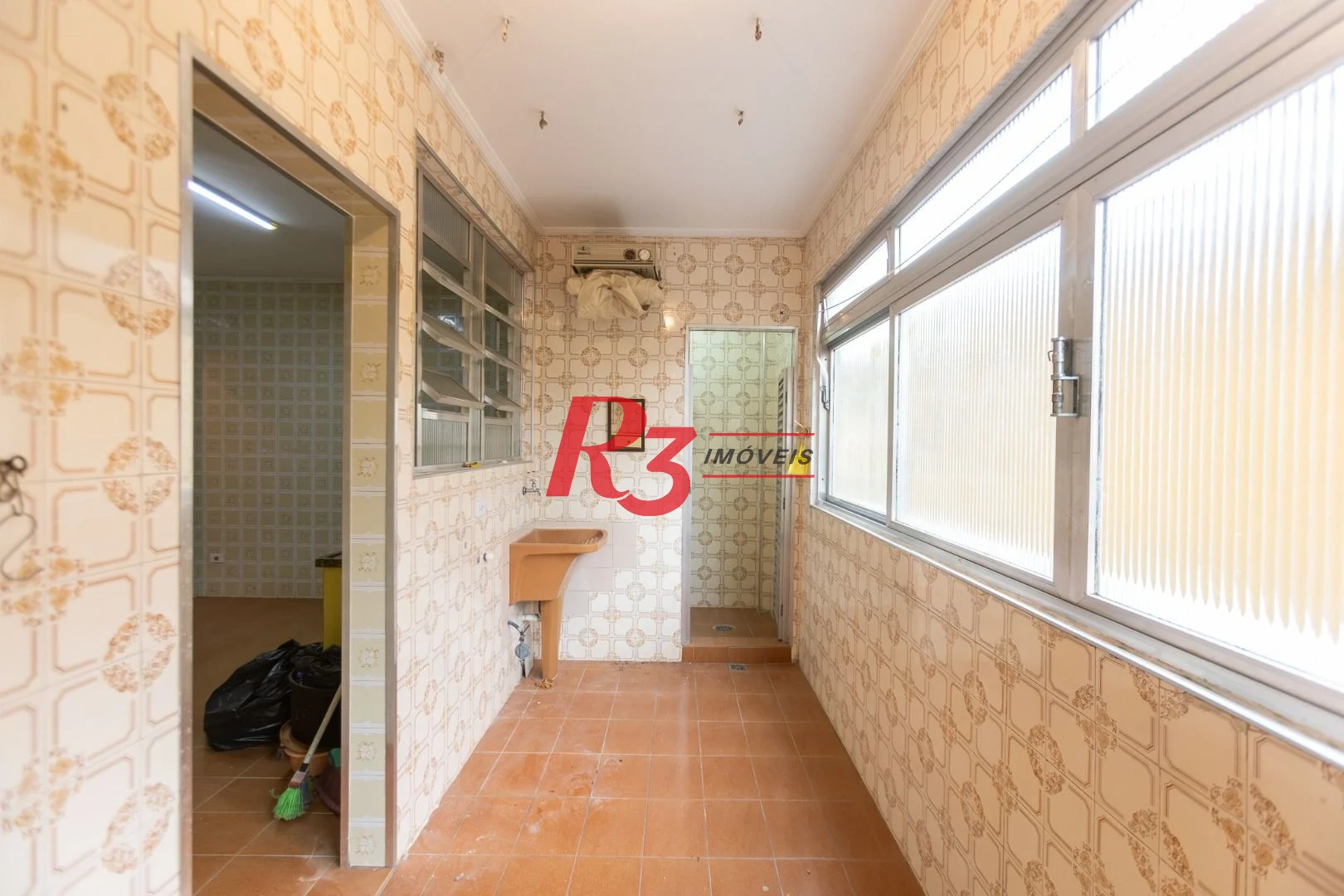 Apartamento com 2 dormitórios à venda, 122 m² por R$ 590.000,00 - Embaré - Santos/SP