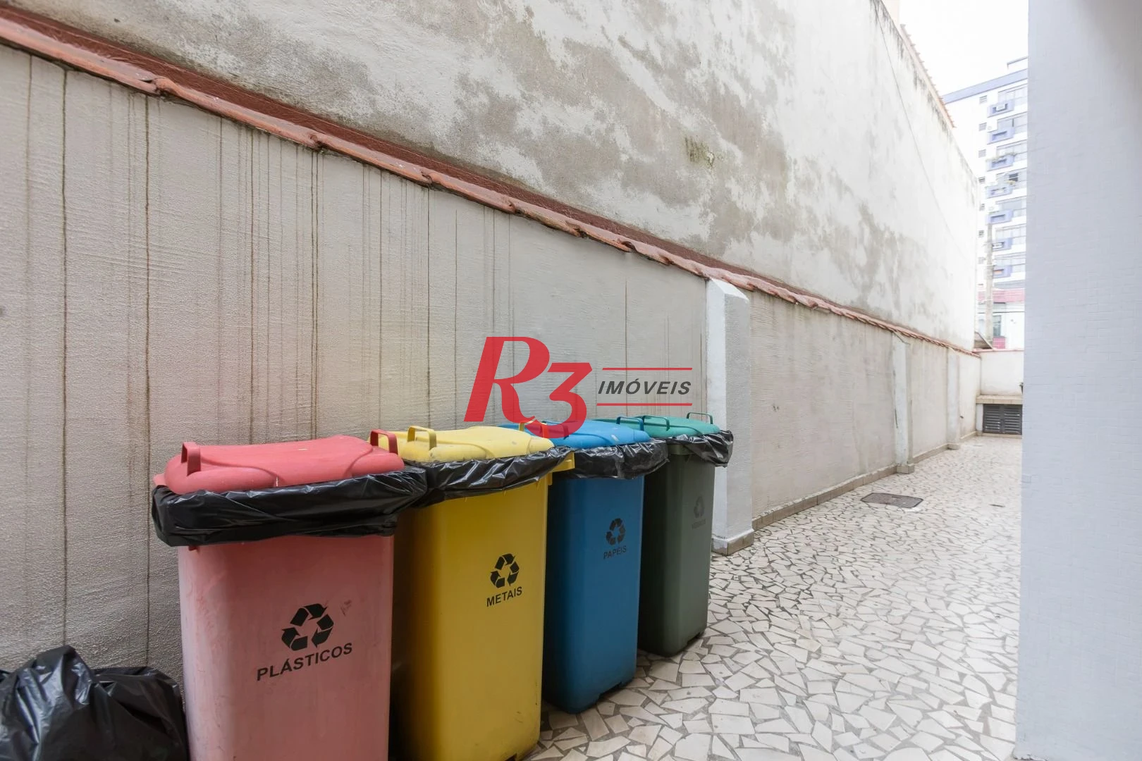 Apartamento com 2 dormitórios à venda, 122 m² por R$ 590.000,00 - Embaré - Santos/SP