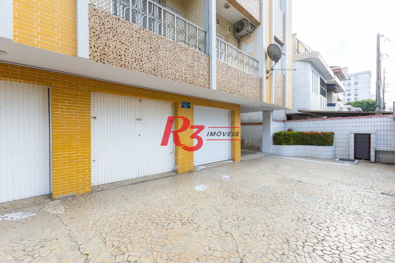 Apartamento com 2 dormitórios à venda, 122 m² por R$ 590.000,00 - Embaré - Santos/SP