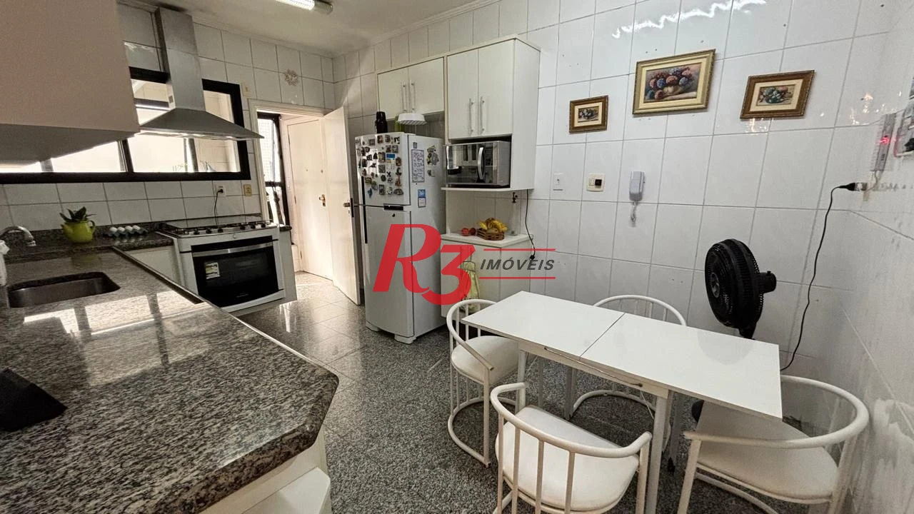 Apartamento com 3 dormitórios à venda, 214 m² por R$ 1.150.000,00 - Gonzaga - Santos/SP