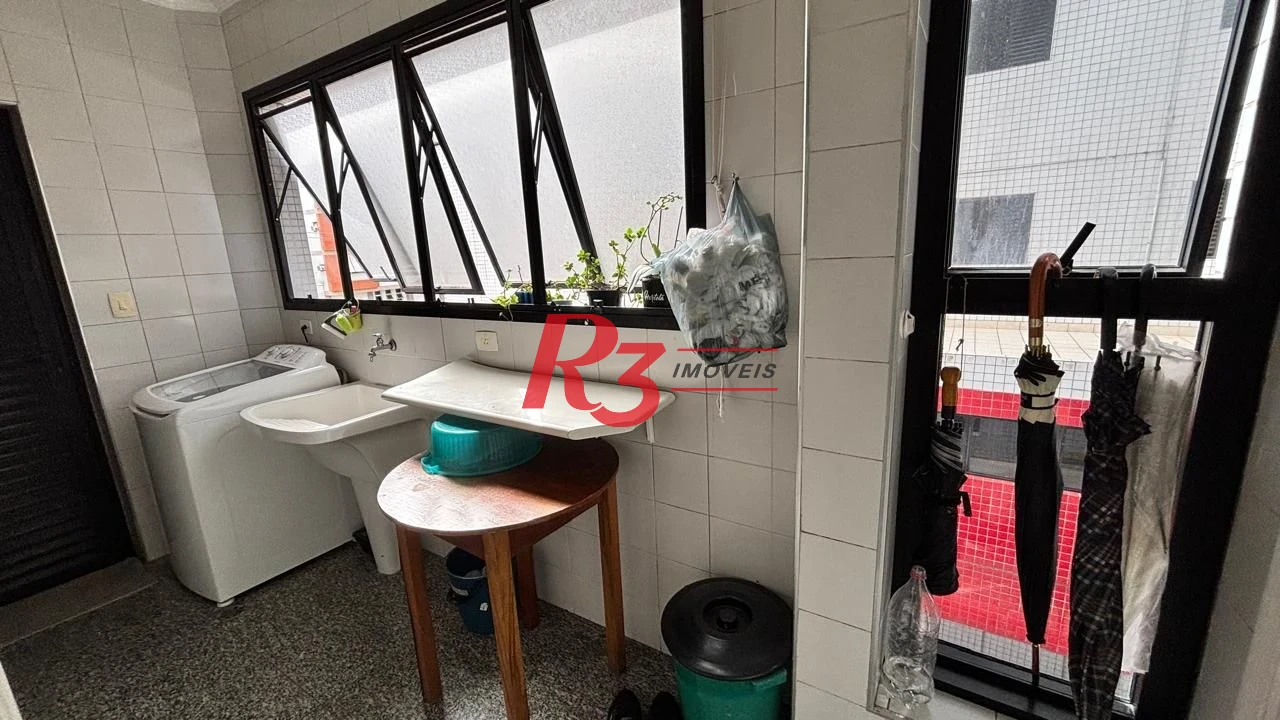 Apartamento com 3 dormitórios à venda, 214 m² por R$ 1.150.000,00 - Gonzaga - Santos/SP