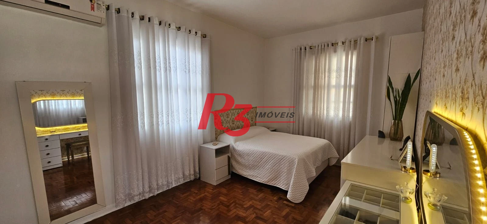 Sobrado com 3 dormitórios para alugar, 146 m² por R$ 10.500,00/mês - Encruzilhada - Santos/SP
