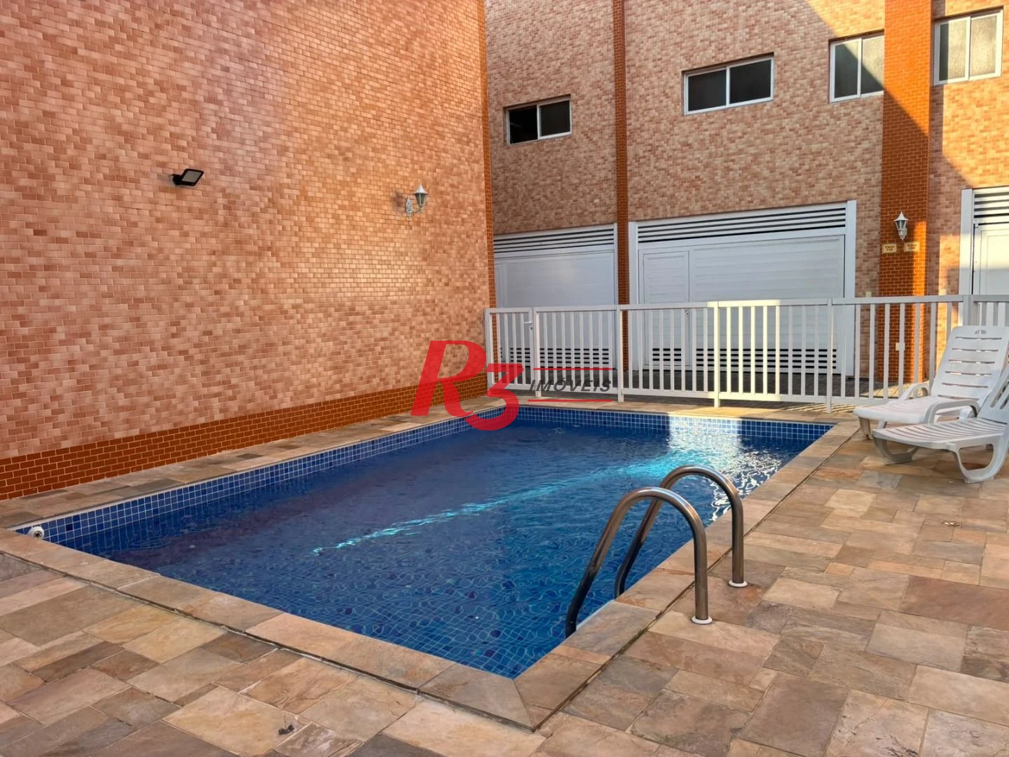 Casa em VILLAGIO 2 suites, 2 vagas condominio com piscina