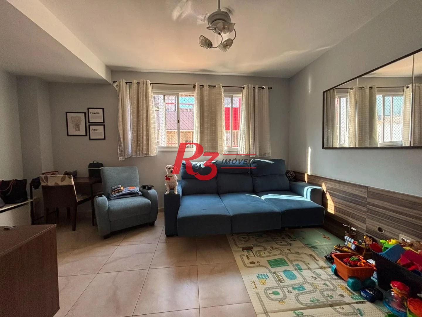 Casa em VILLAGIO 2 suites, 2 vagas condominio com piscina