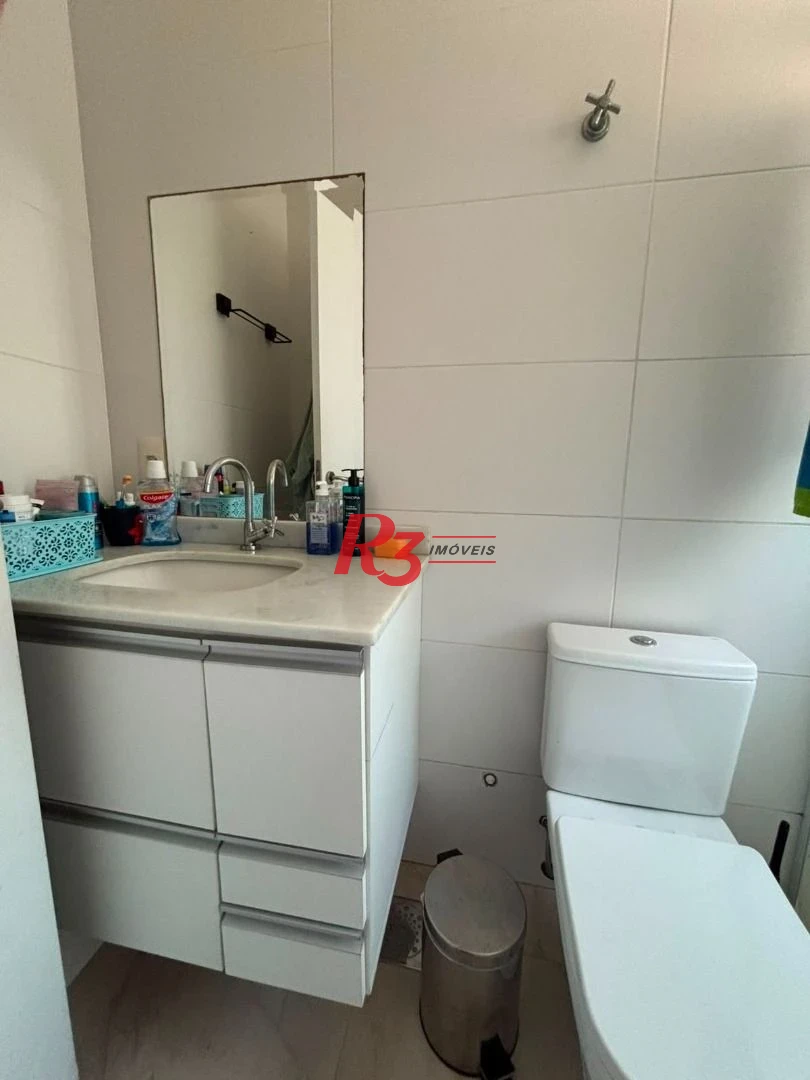 Casa em VILLAGIO 2 suites, 2 vagas condominio com piscina