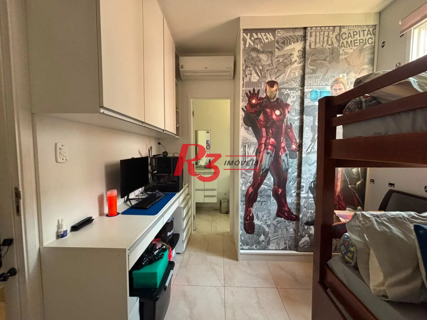 Casa em VILLAGIO 2 suites, 2 vagas condominio com piscina