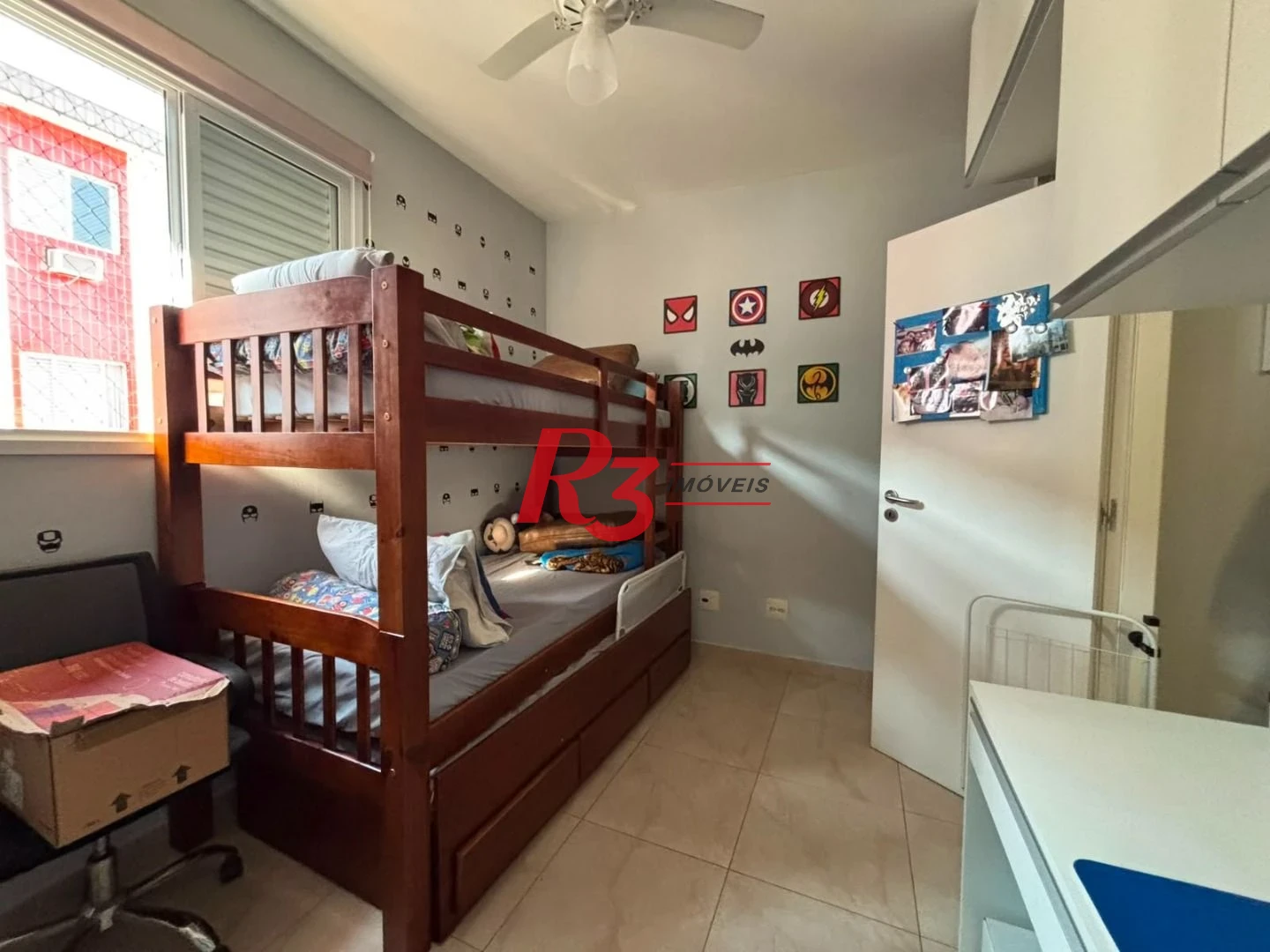 Casa em VILLAGIO 2 suites, 2 vagas condominio com piscina
