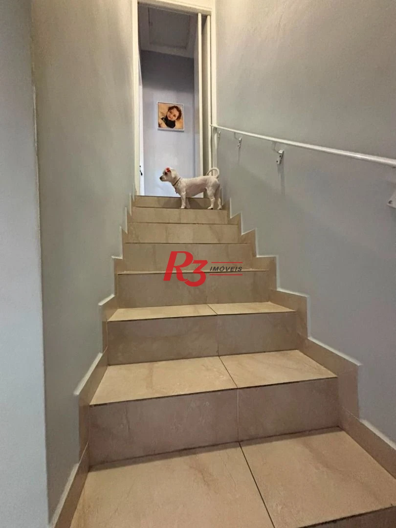 Casa em VILLAGIO 2 suites, 2 vagas condominio com piscina