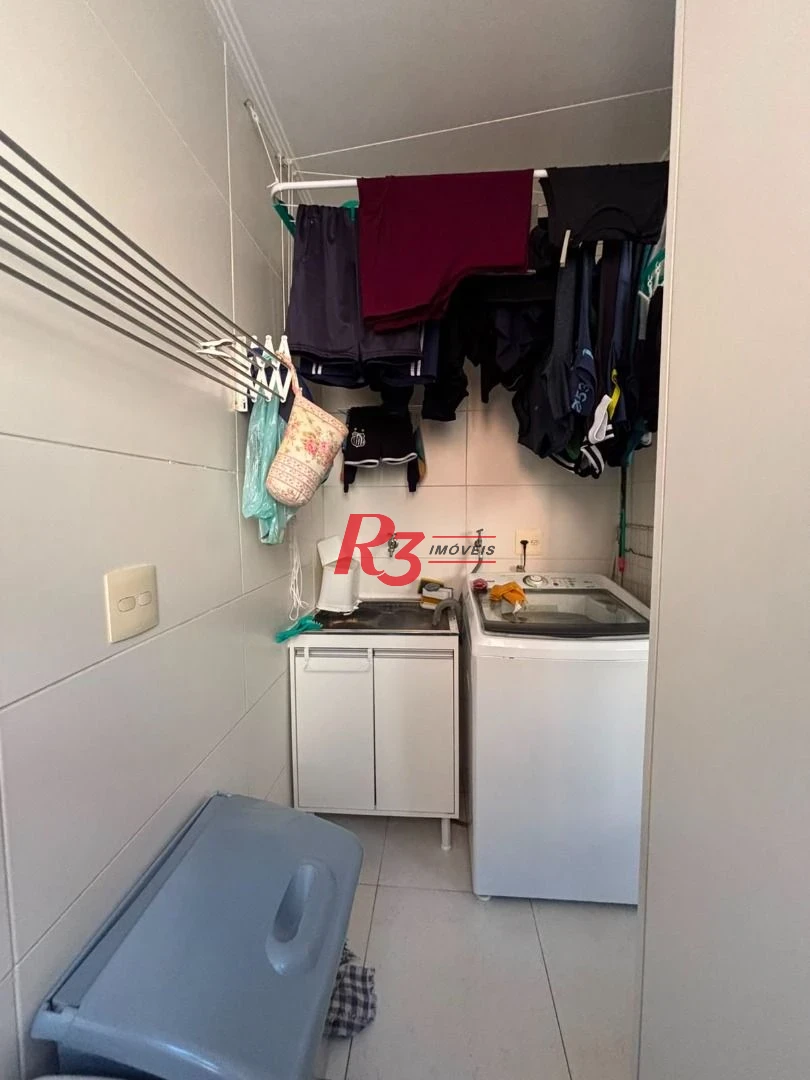 Casa em VILLAGIO 2 suites, 2 vagas condominio com piscina
