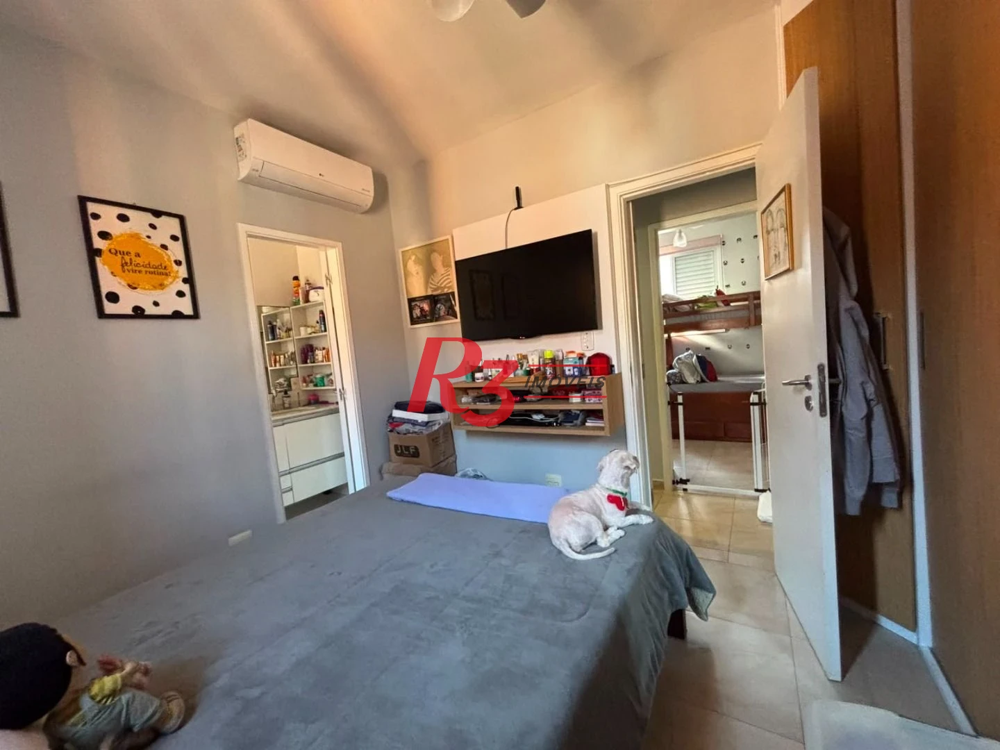 Casa em VILLAGIO 2 suites, 2 vagas condominio com piscina