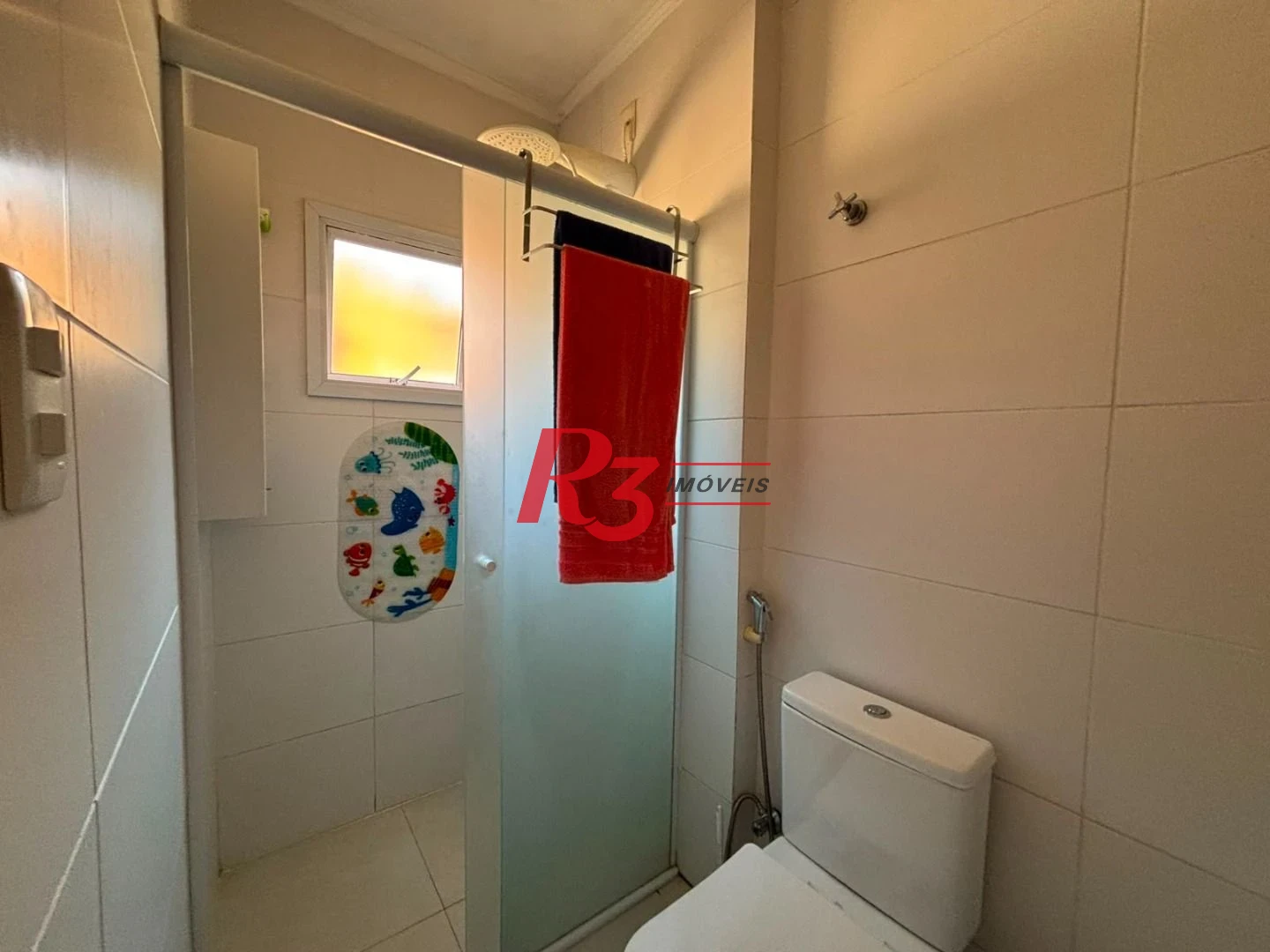 Casa em VILLAGIO 2 suites, 2 vagas condominio com piscina