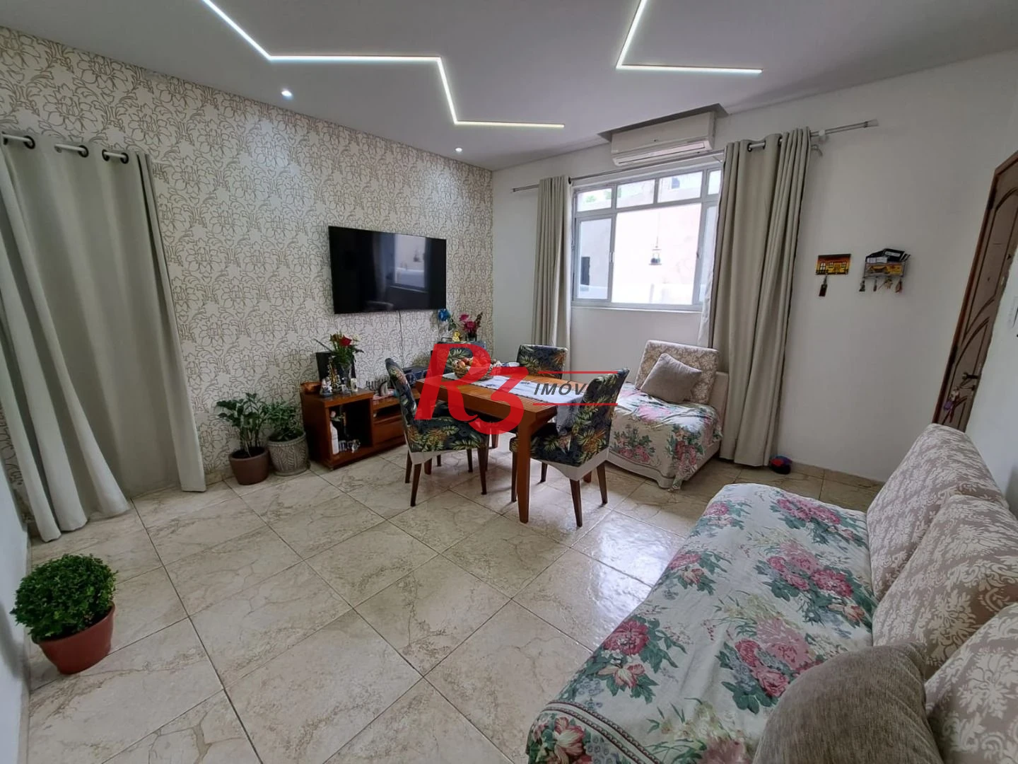 Apartamento com 2 dormitórios à venda, 70 m² por R$ 390.000,00 - Embaré - Santos/SP