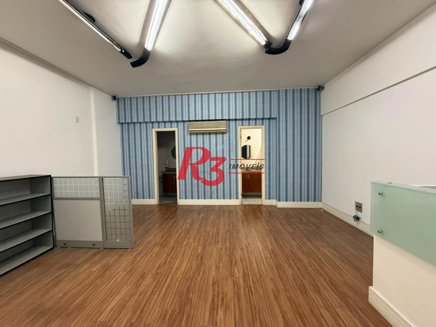 Sala, 108 m² - venda por R$ 400.000,00 ou aluguel por R$ 2.500,00/mês - Centro - Santos/SP