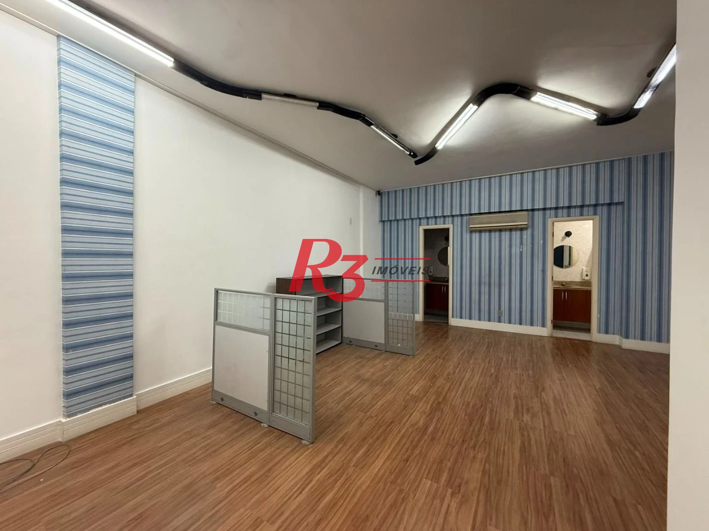 Sala, 108 m² - venda por R$ 400.000,00 ou aluguel por R$ 2.500,00/mês - Centro - Santos/SP