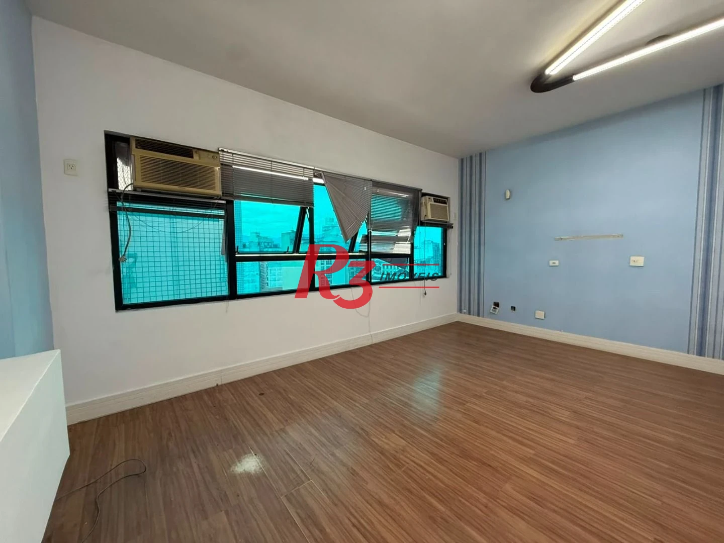 Sala, 108 m² - venda por R$ 400.000,00 ou aluguel por R$ 2.500,00/mês - Centro - Santos/SP