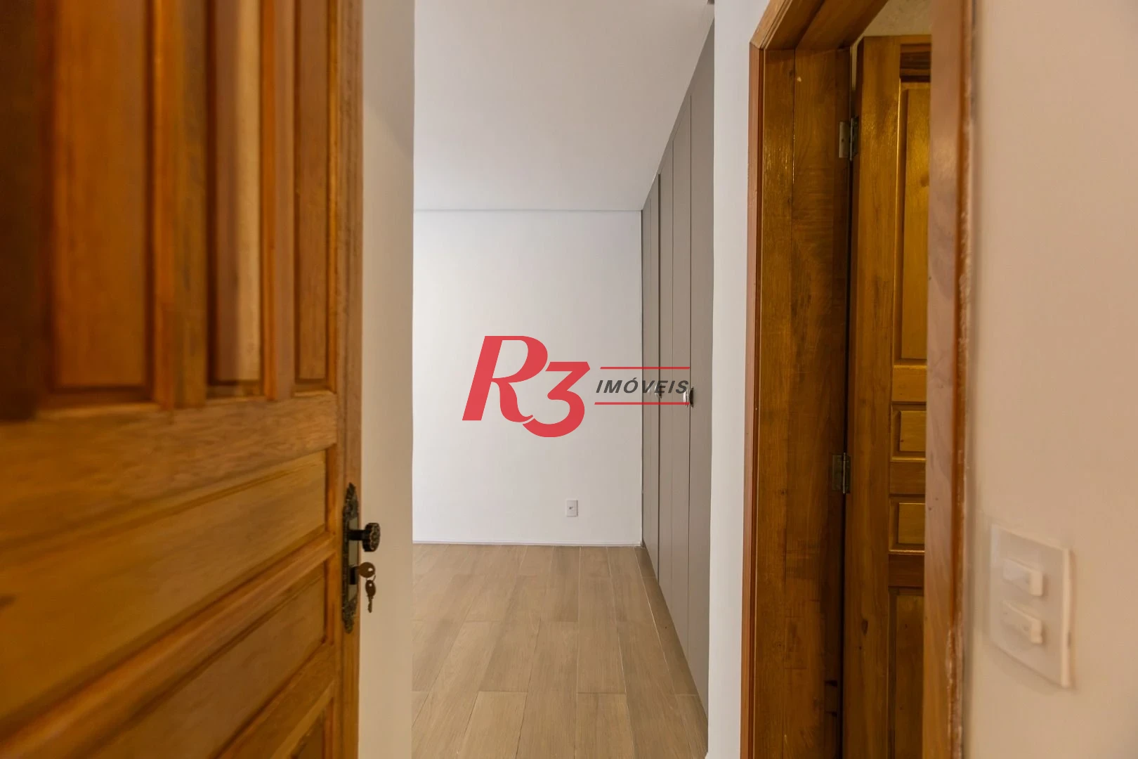 Apartamento com 2 dormitórios à venda, 62 m² por R$ 910.000,00 - Marapé - Santos/SP