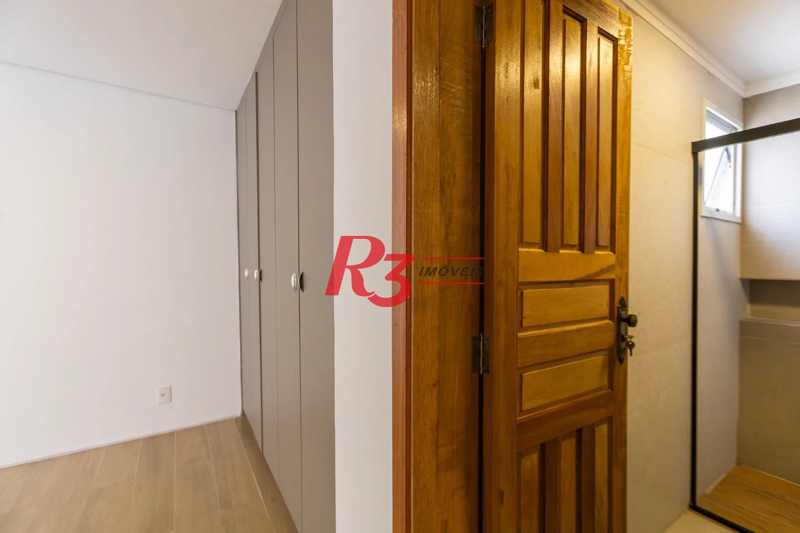 Apartamento com 2 dormitórios à venda, 62 m² por R$ 910.000,00 - Marapé - Santos/SP