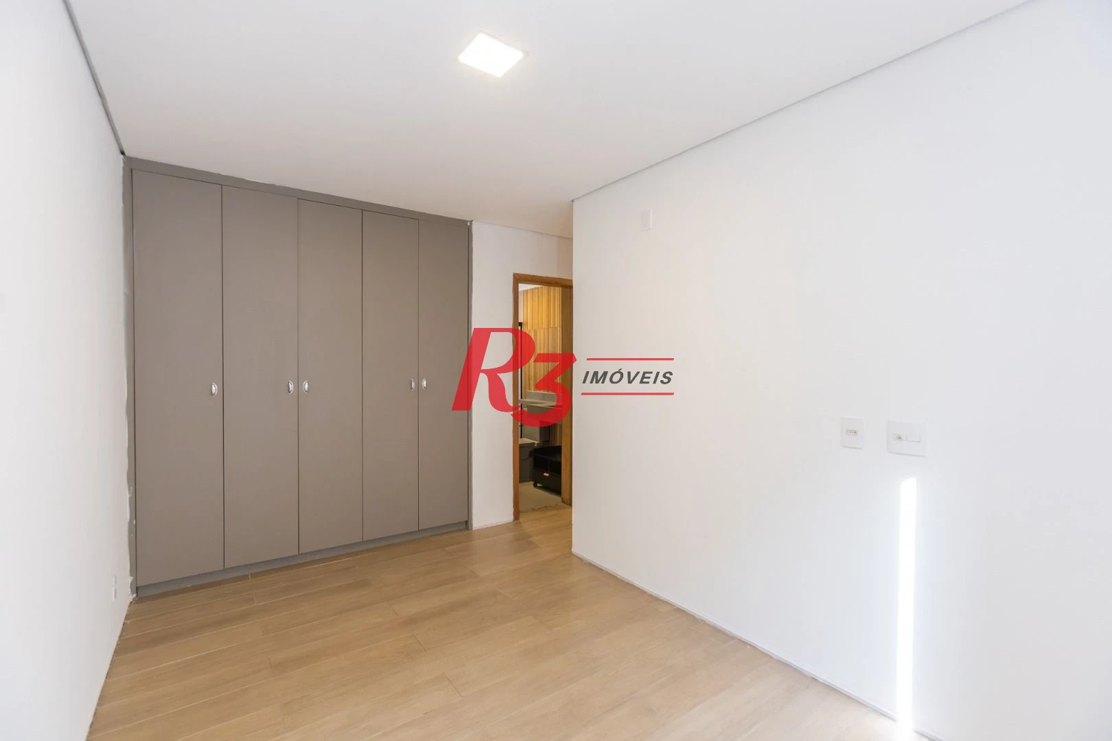 Apartamento com 2 dormitórios à venda, 62 m² por R$ 910.000,00 - Marapé - Santos/SP