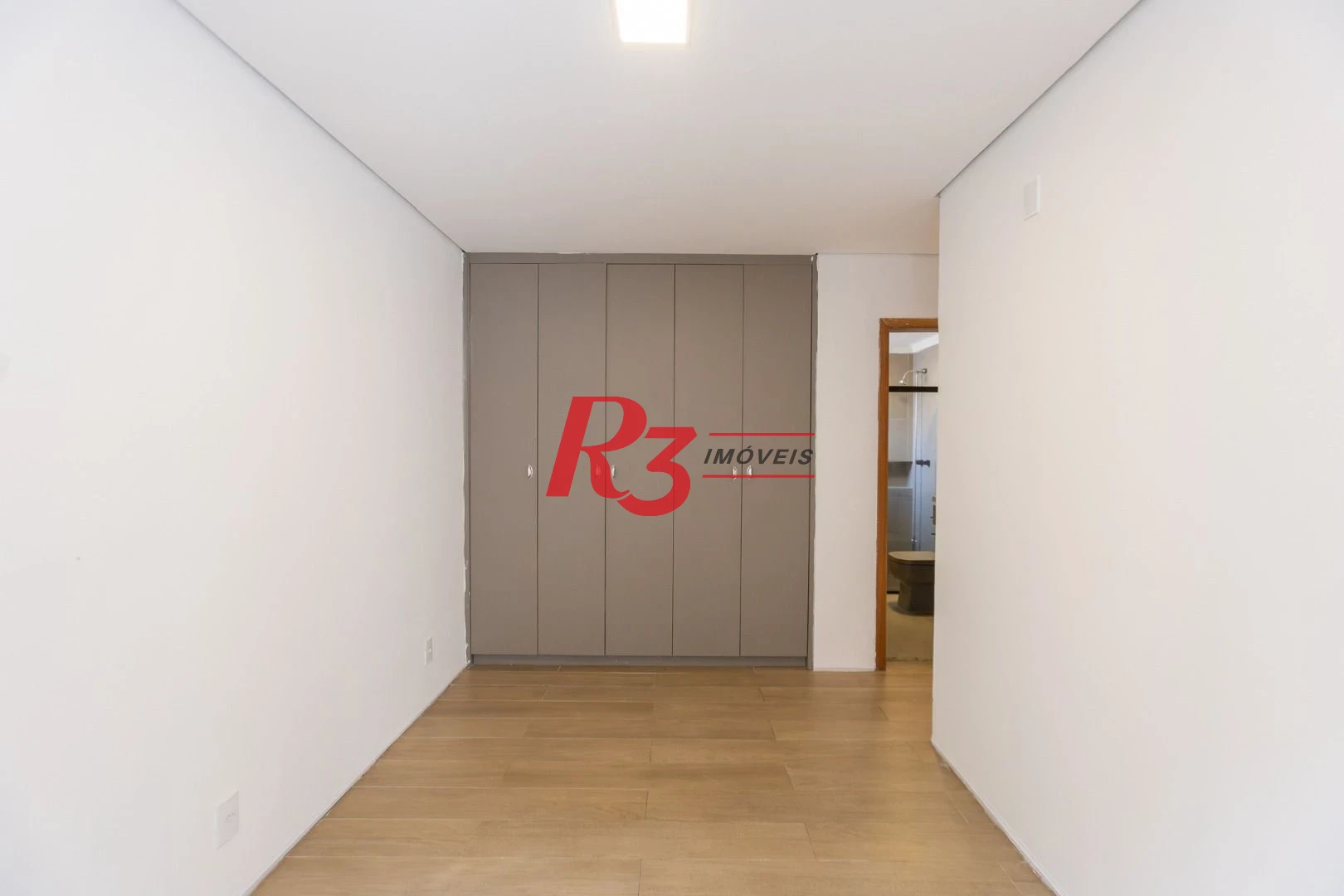 Apartamento com 2 dormitórios à venda, 62 m² por R$ 910.000,00 - Marapé - Santos/SP