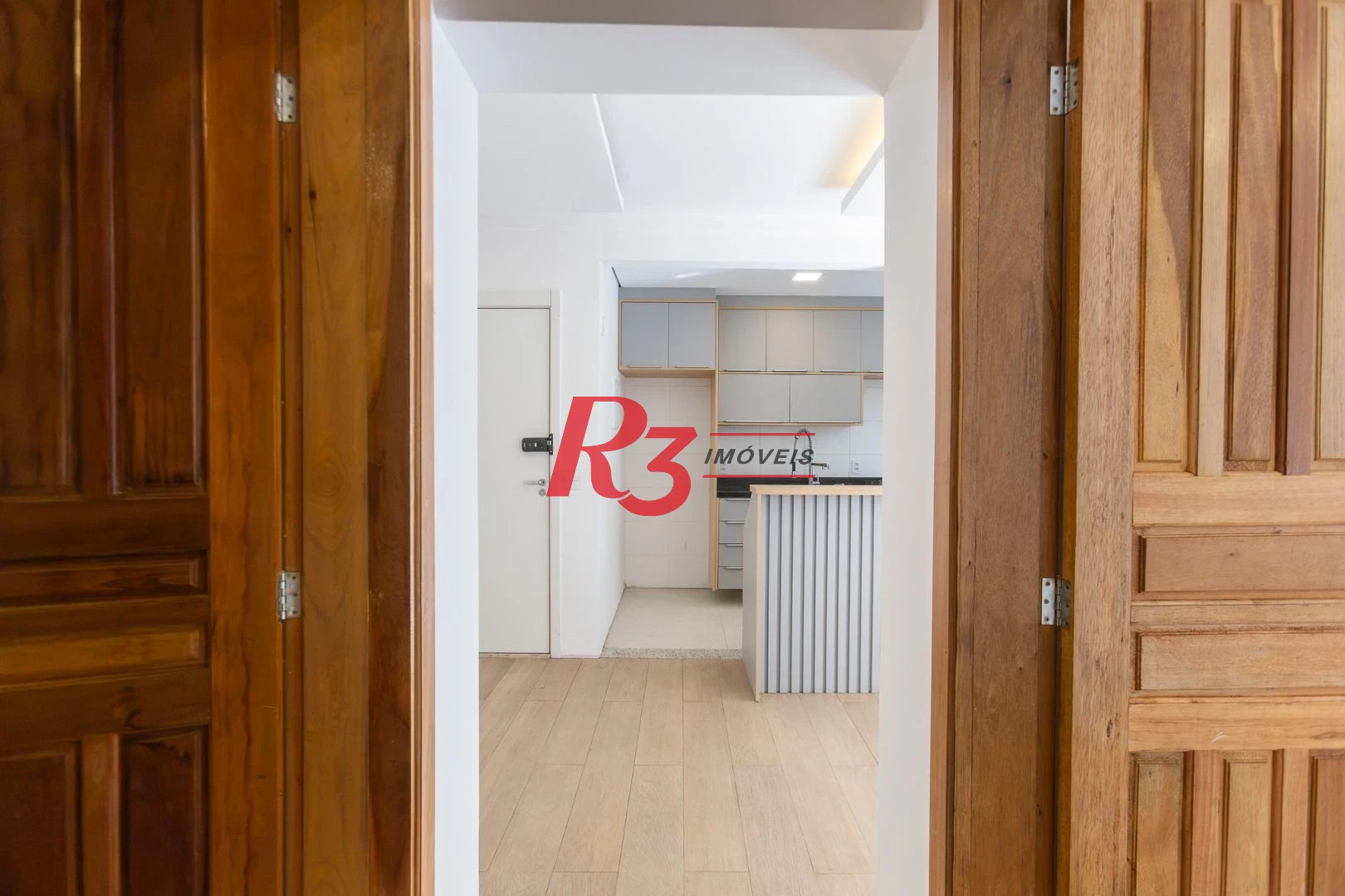 Apartamento com 2 dormitórios à venda, 62 m² por R$ 910.000,00 - Marapé - Santos/SP