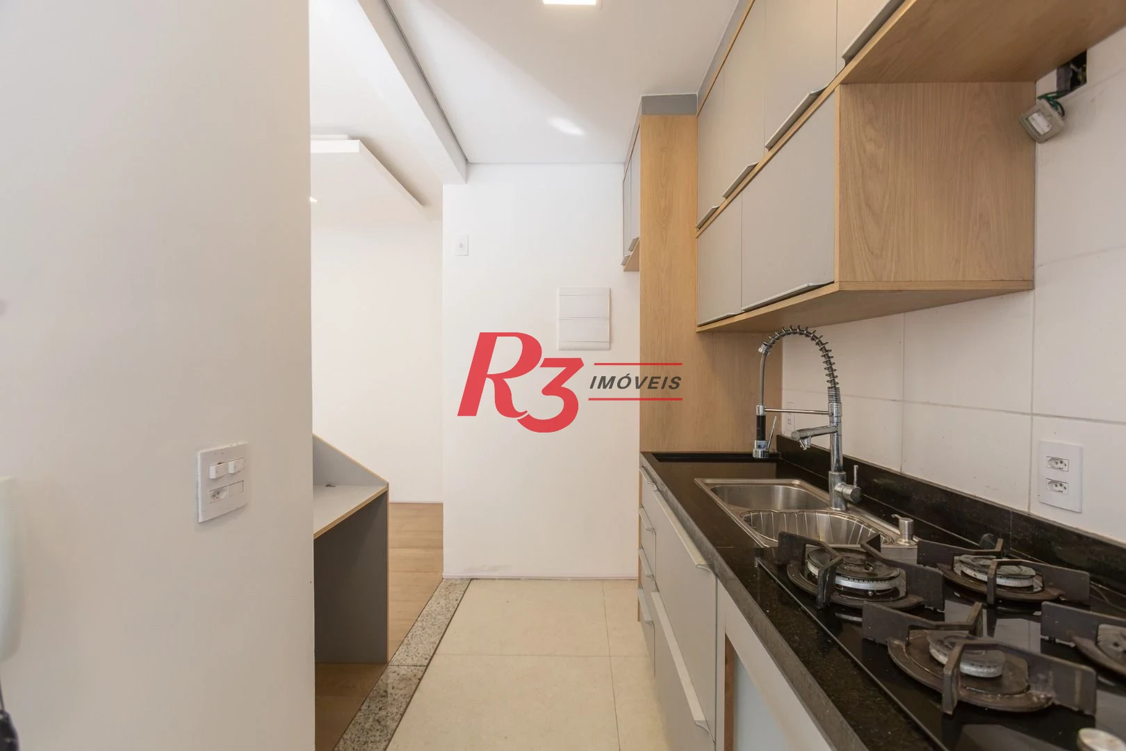 Apartamento com 2 dormitórios à venda, 62 m² por R$ 910.000,00 - Marapé - Santos/SP