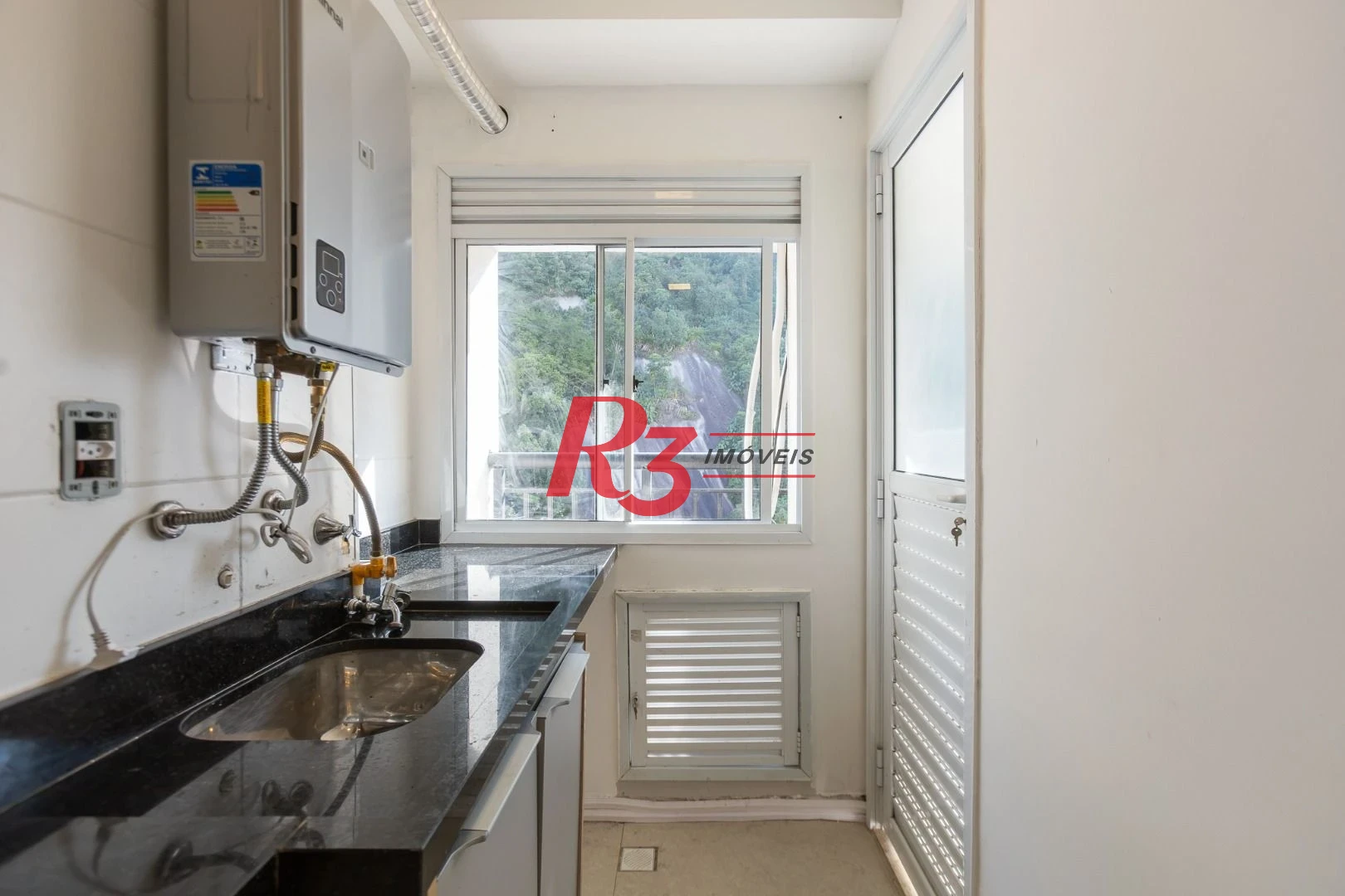 Apartamento com 2 dormitórios à venda, 62 m² por R$ 910.000,00 - Marapé - Santos/SP