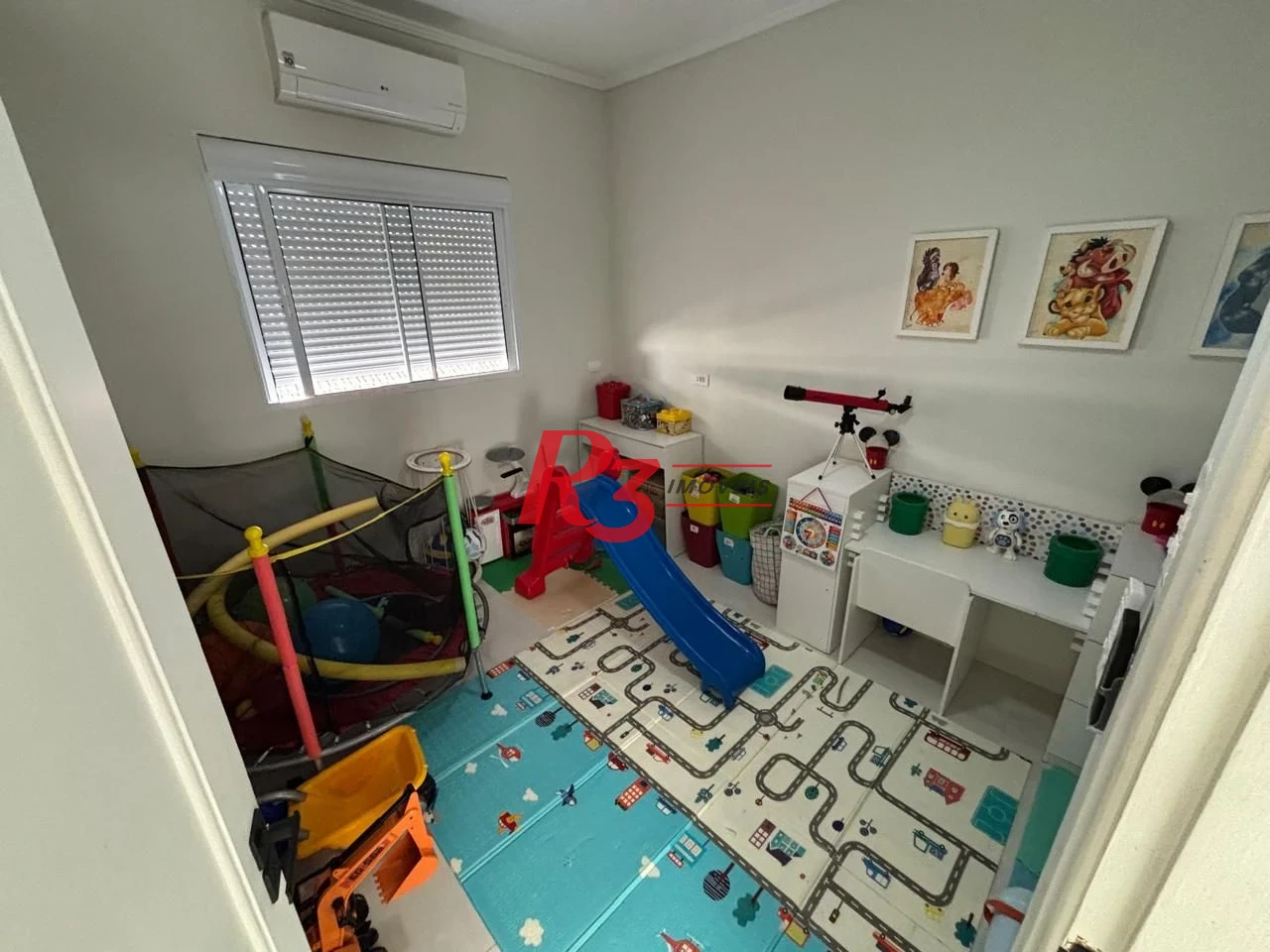 Casa com 3 dormitórios à venda, 106 m² por R$ 1.175.000,00 - Campo Grande - Santos/SP