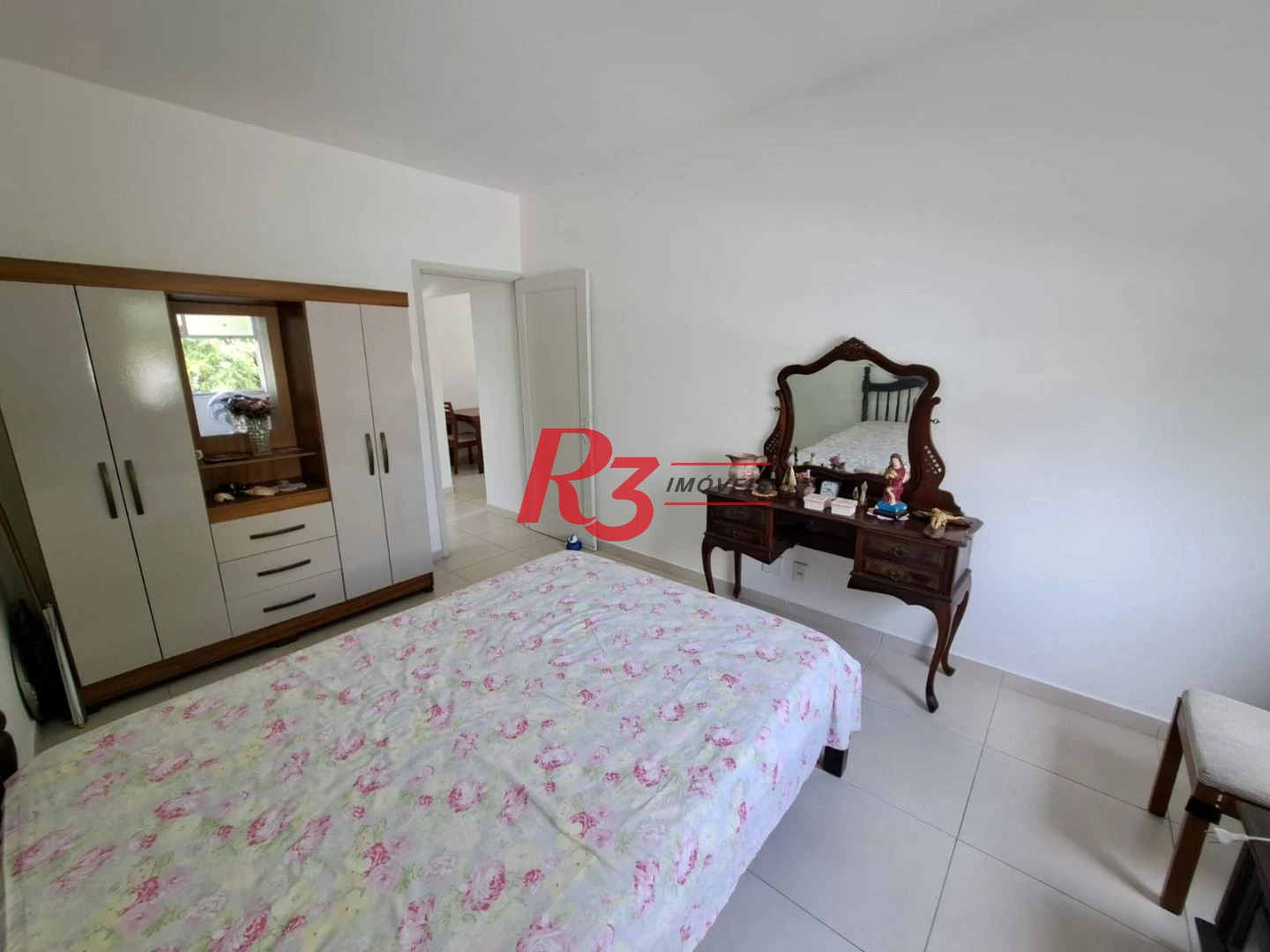 Apartamento com 2 dormitórios à venda, 60 m² por R$ 330.000,00 - Marapé - Santos/SP