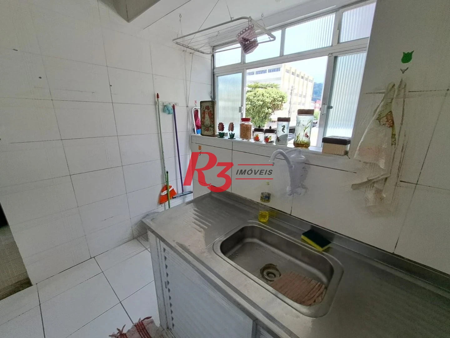 Apartamento com 2 dormitórios à venda, 60 m² por R$ 330.000,00 - Marapé - Santos/SP