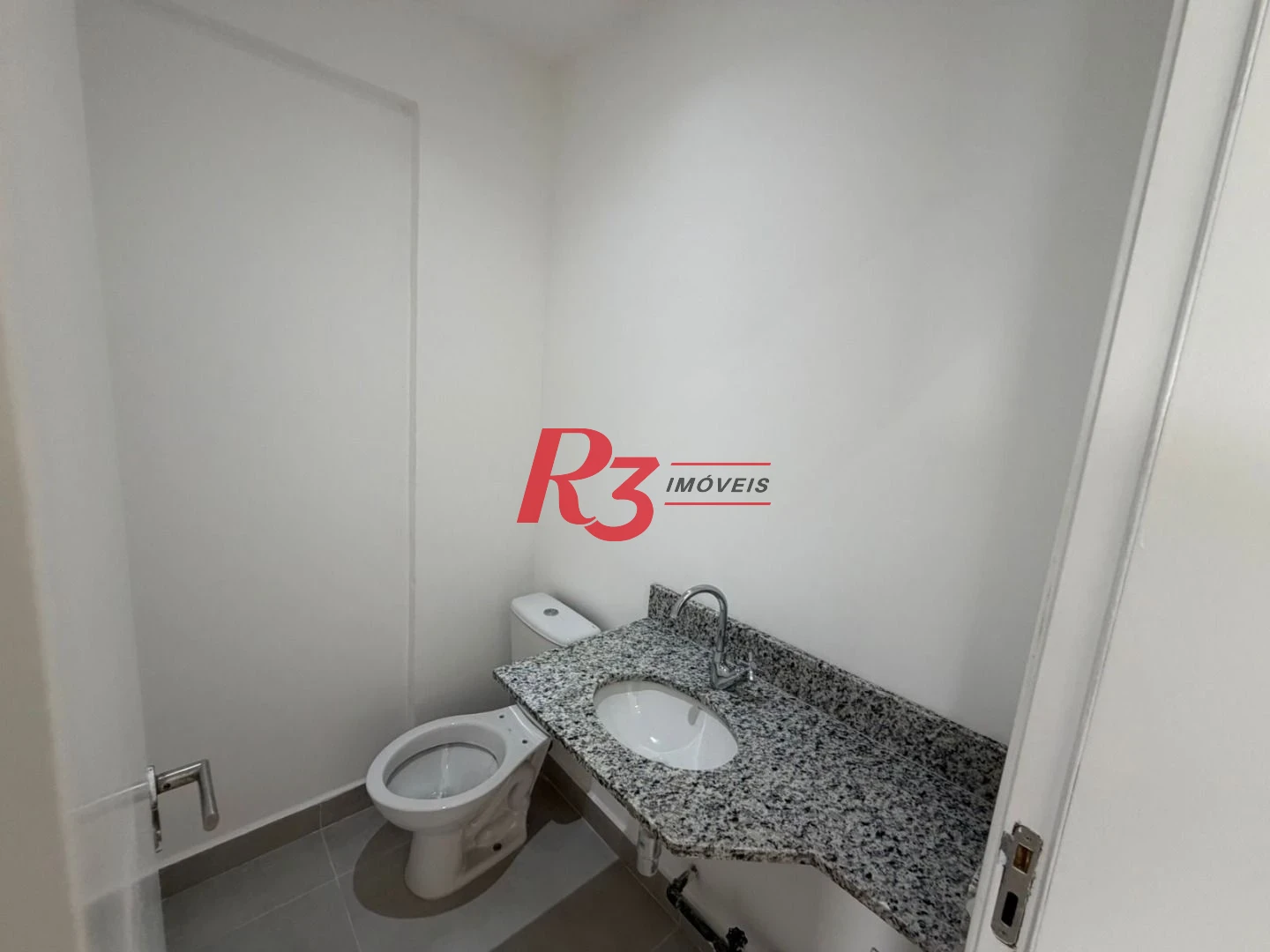 Sala à venda, 42 m² por R$ 300.000,00 - Vila Matias - Santos/SP