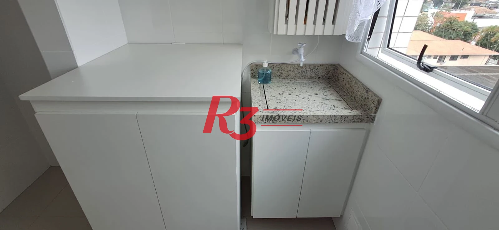Apartamento com 1 dormitório para alugar, 36 m² por R$ 3.100,00/mês - Boqueirão - Santos/SP