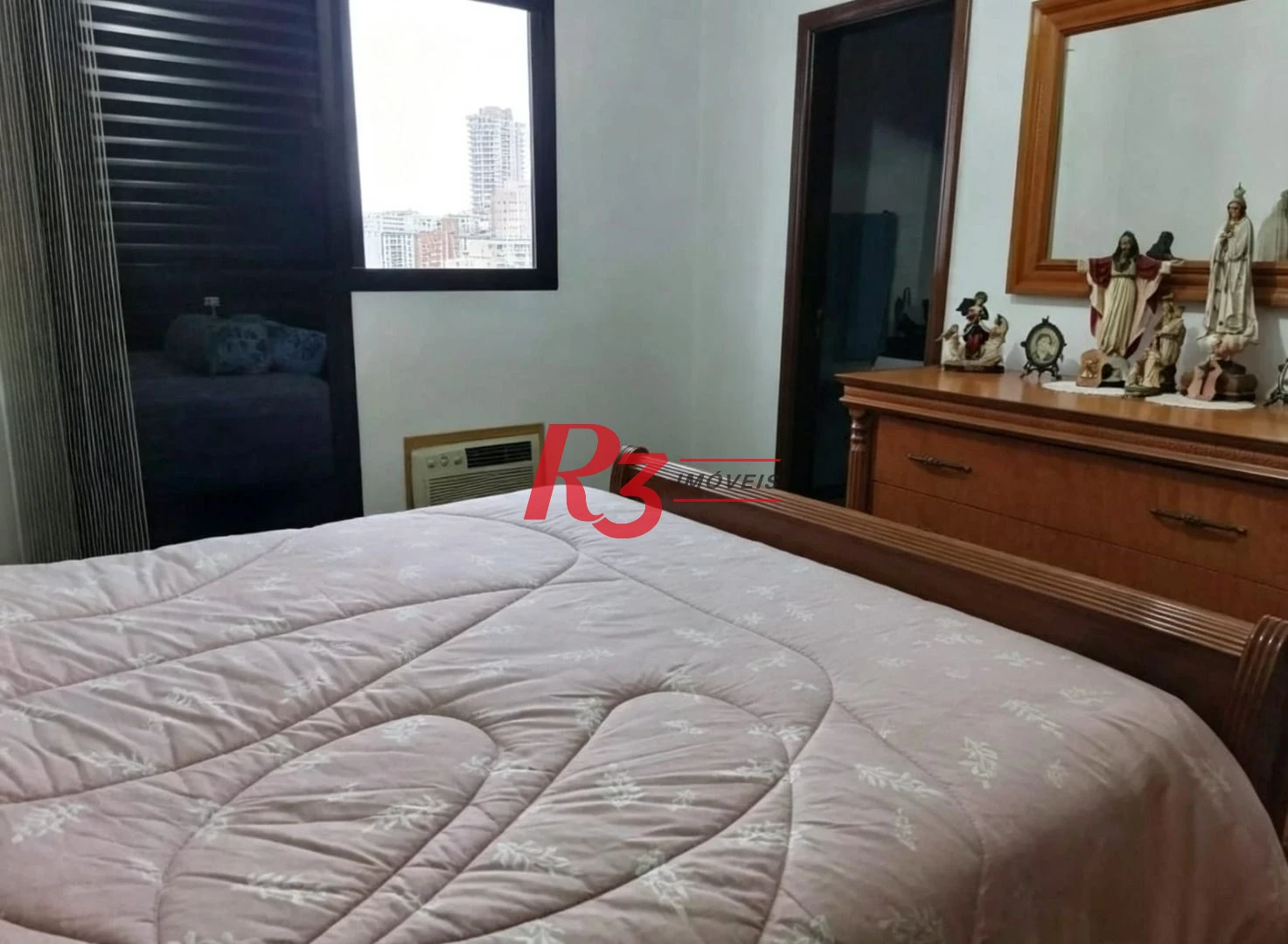 Apartamento com 3 dormitórios à venda, 140 m² por R$ 1.650.000,00 - Embaré - Santos/SP