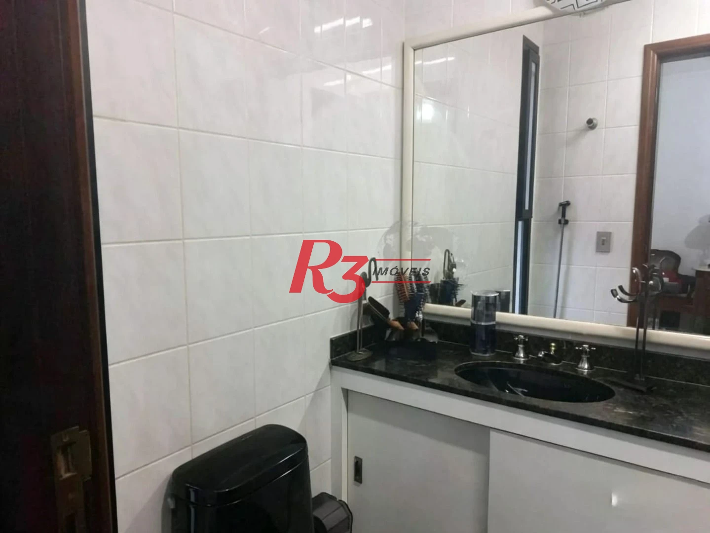 Apartamento com 3 dormitórios à venda, 140 m² por R$ 1.650.000,00 - Embaré - Santos/SP