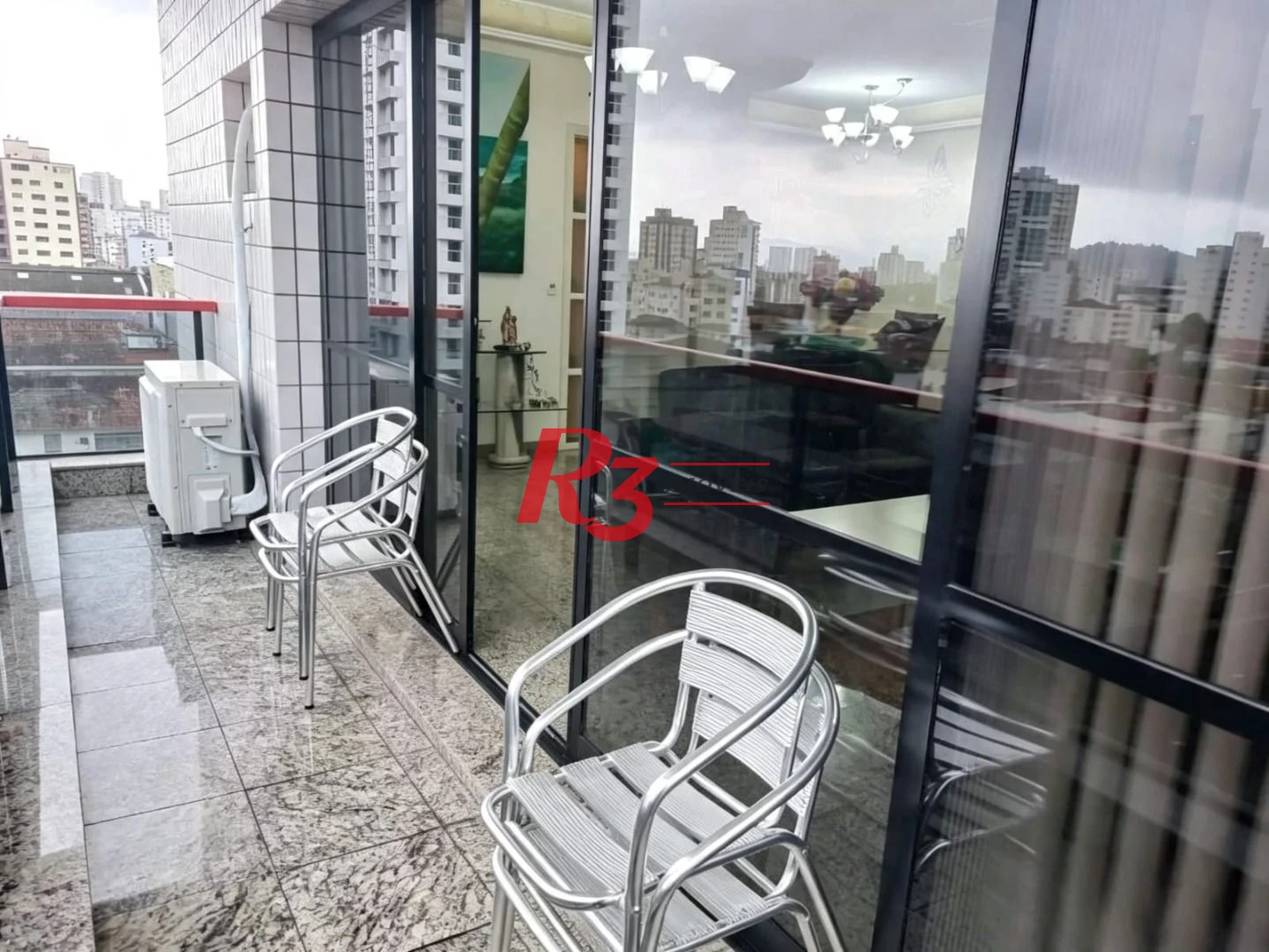 Apartamento com 3 dormitórios à venda, 140 m² por R$ 1.650.000,00 - Embaré - Santos/SP
