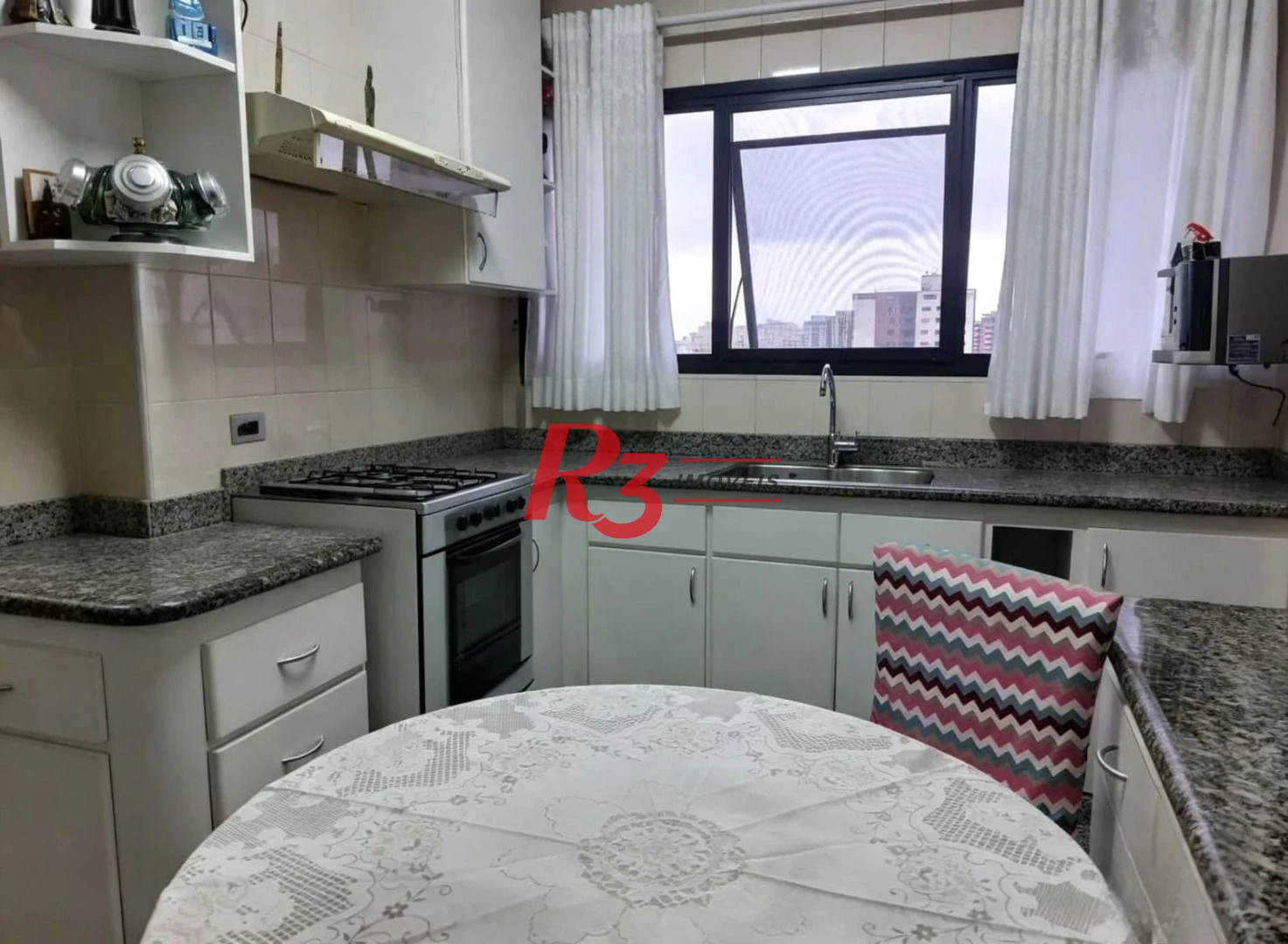 Apartamento com 3 dormitórios à venda, 140 m² por R$ 1.650.000,00 - Embaré - Santos/SP
