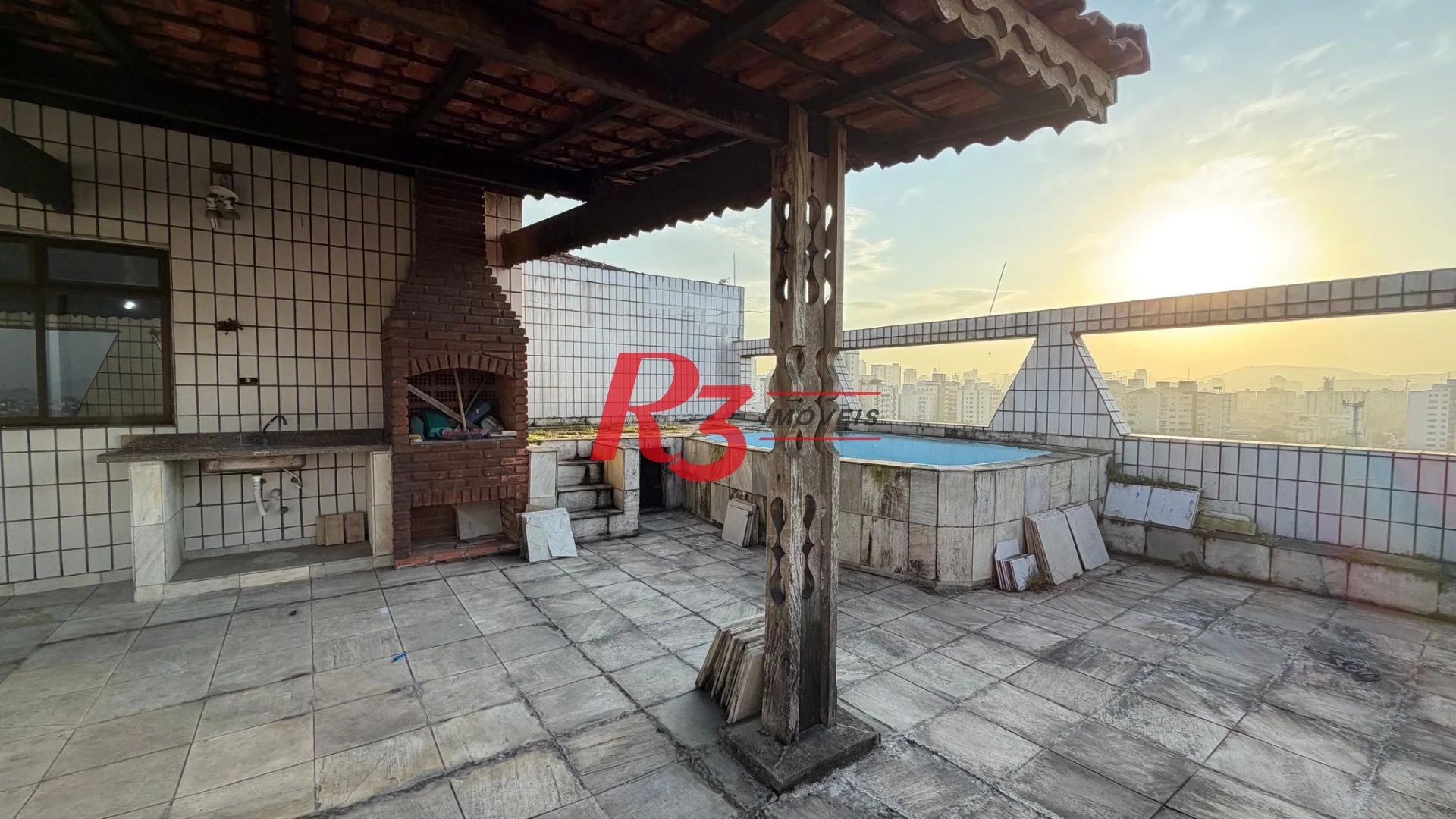 Cobertura com 3 dormitórios à venda, 112 m² por R$ 750.000,00 - Estuário - Santos/SP