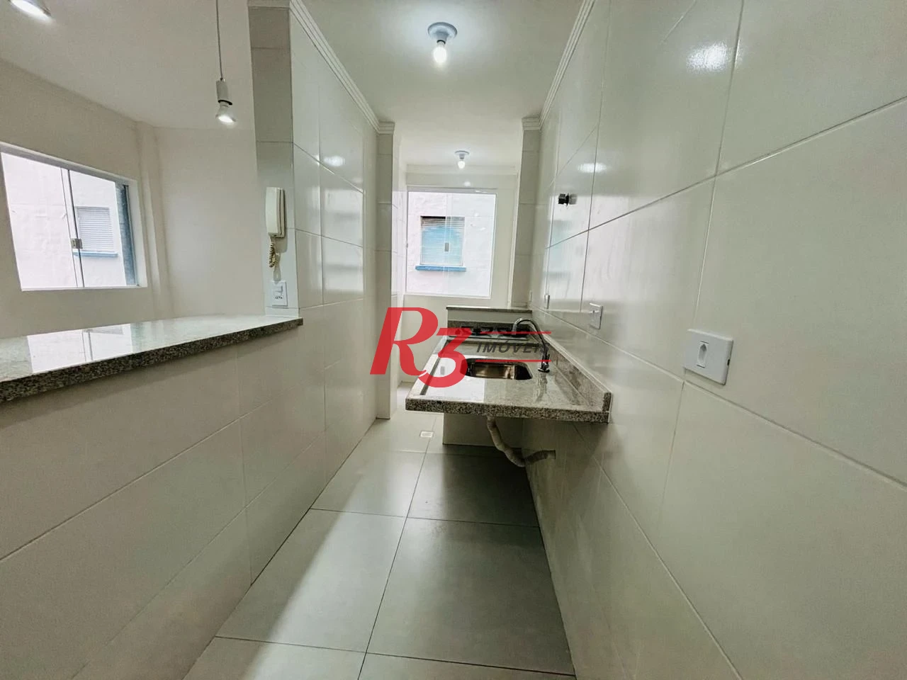 Kitnet com 1 dormitório à venda, 30 m² por R$ 330.000,00 - Embaré - Santos/SP