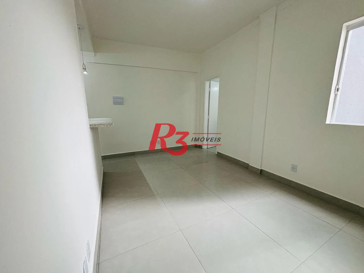 Kitnet com 1 dormitório à venda, 30 m² por R$ 330.000,00 - Embaré - Santos/SP