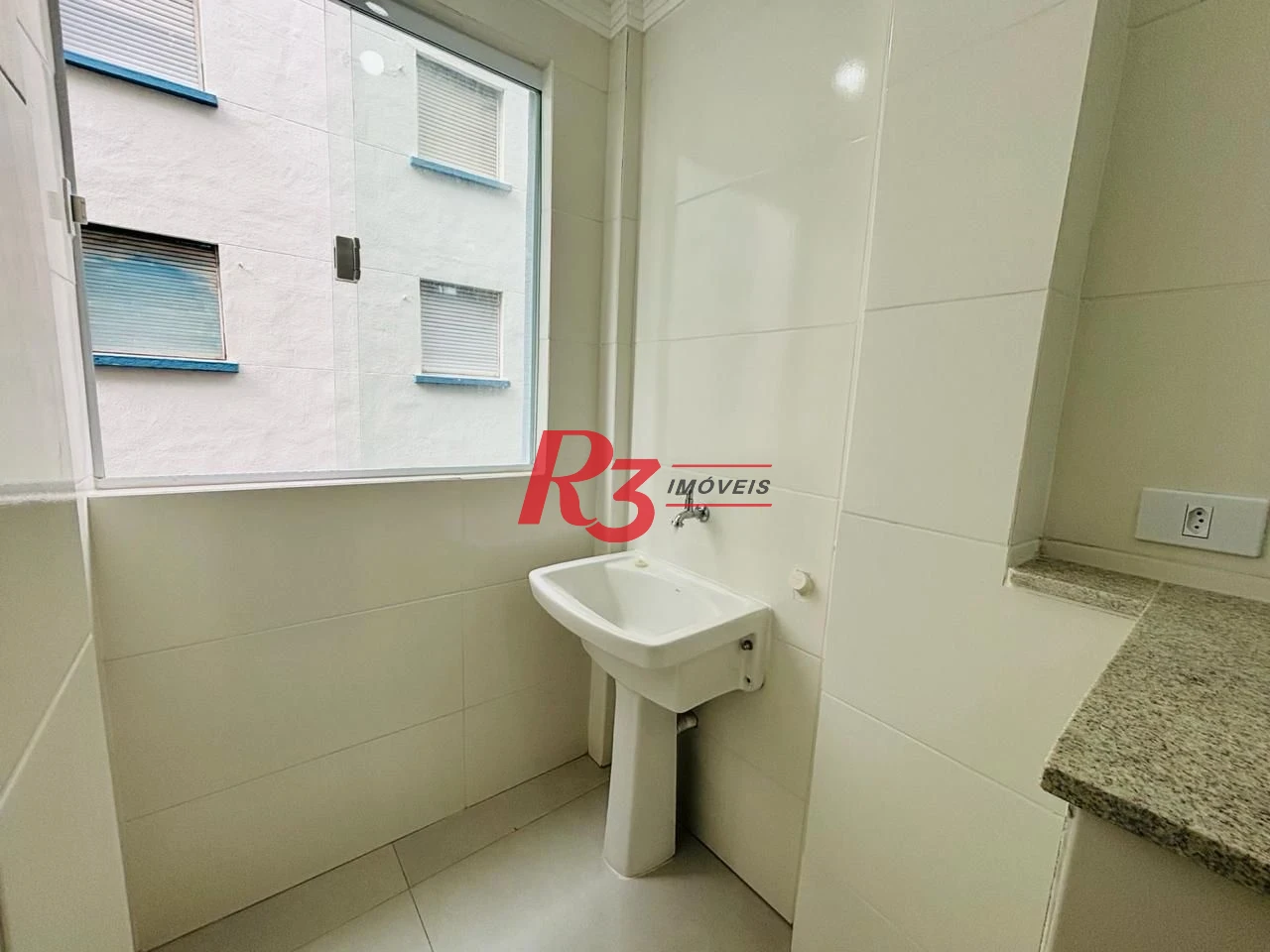 Kitnet com 1 dormitório à venda, 30 m² por R$ 330.000,00 - Embaré - Santos/SP