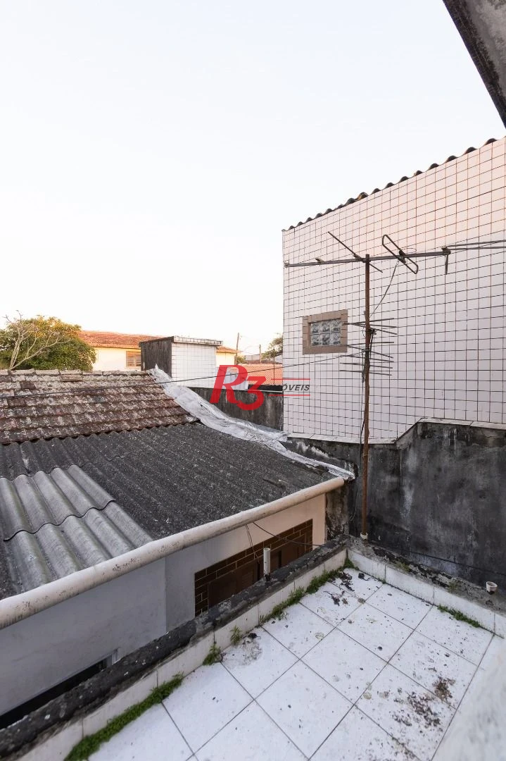 Sobrado com 3 dormitórios à venda, 220 m² por R$ 690.000,00 - Estuário - Santos/SP