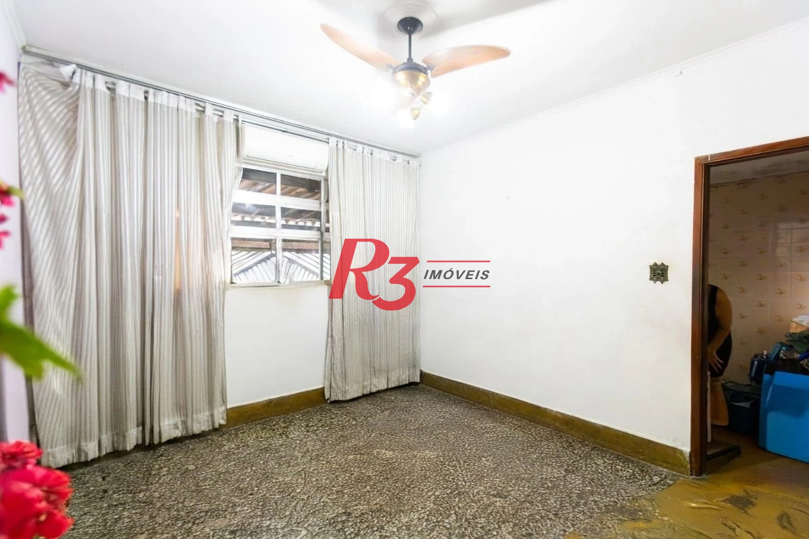 Sobrado com 3 dormitórios à venda, 220 m² por R$ 690.000,00 - Estuário - Santos/SP