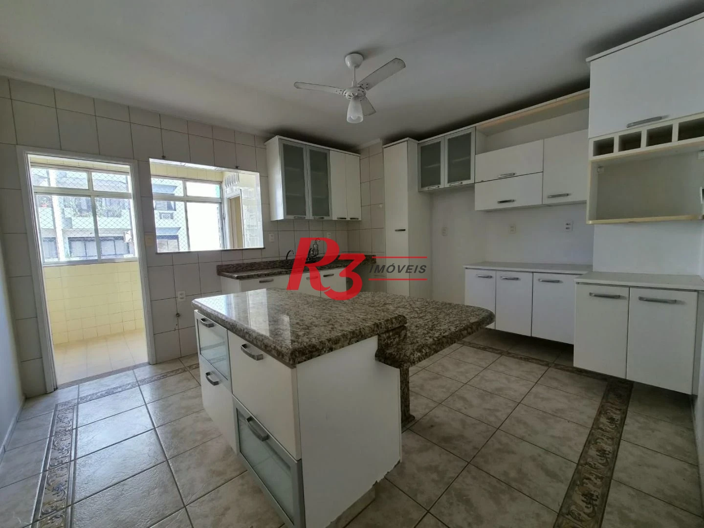 Apartamento com 3 dormitórios à venda, 104 m² por R$ 745.000,00 - Ponta da Praia - Santos/SP