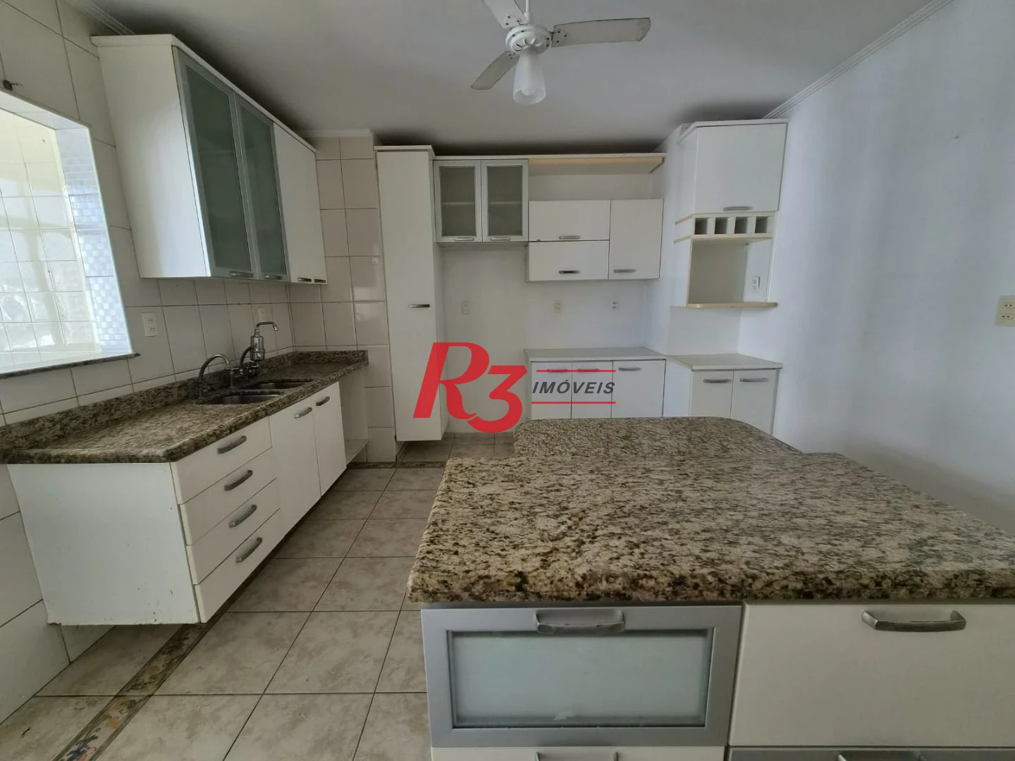 Apartamento com 3 dormitórios à venda, 104 m² por R$ 745.000,00 - Ponta da Praia - Santos/SP