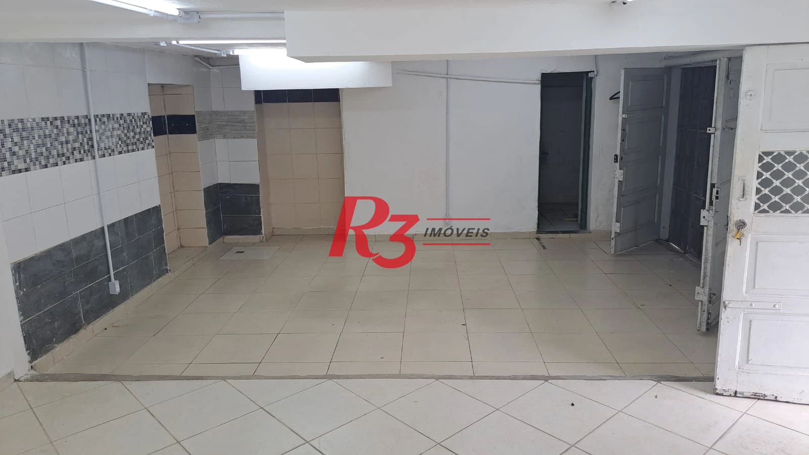 Loja para alugar, 58 m² por R$ 3.000,02/mês - Vila Mathias - Santos/SP