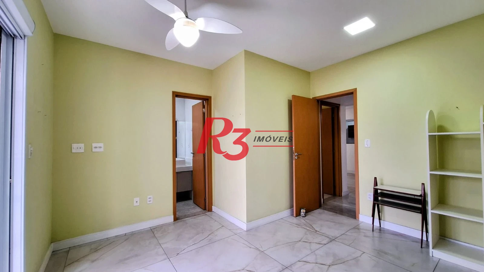 Apartamento com 2 dormitórios à venda, 105 m² por R$ 1.330.000,00 - Embaré - Santos/SP