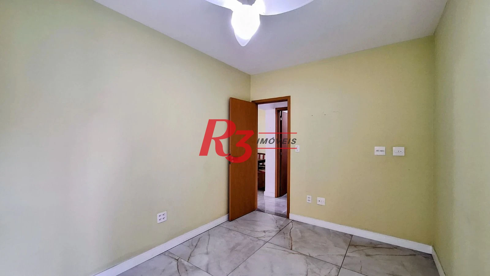 Apartamento com 2 dormitórios à venda, 105 m² por R$ 1.330.000,00 - Embaré - Santos/SP