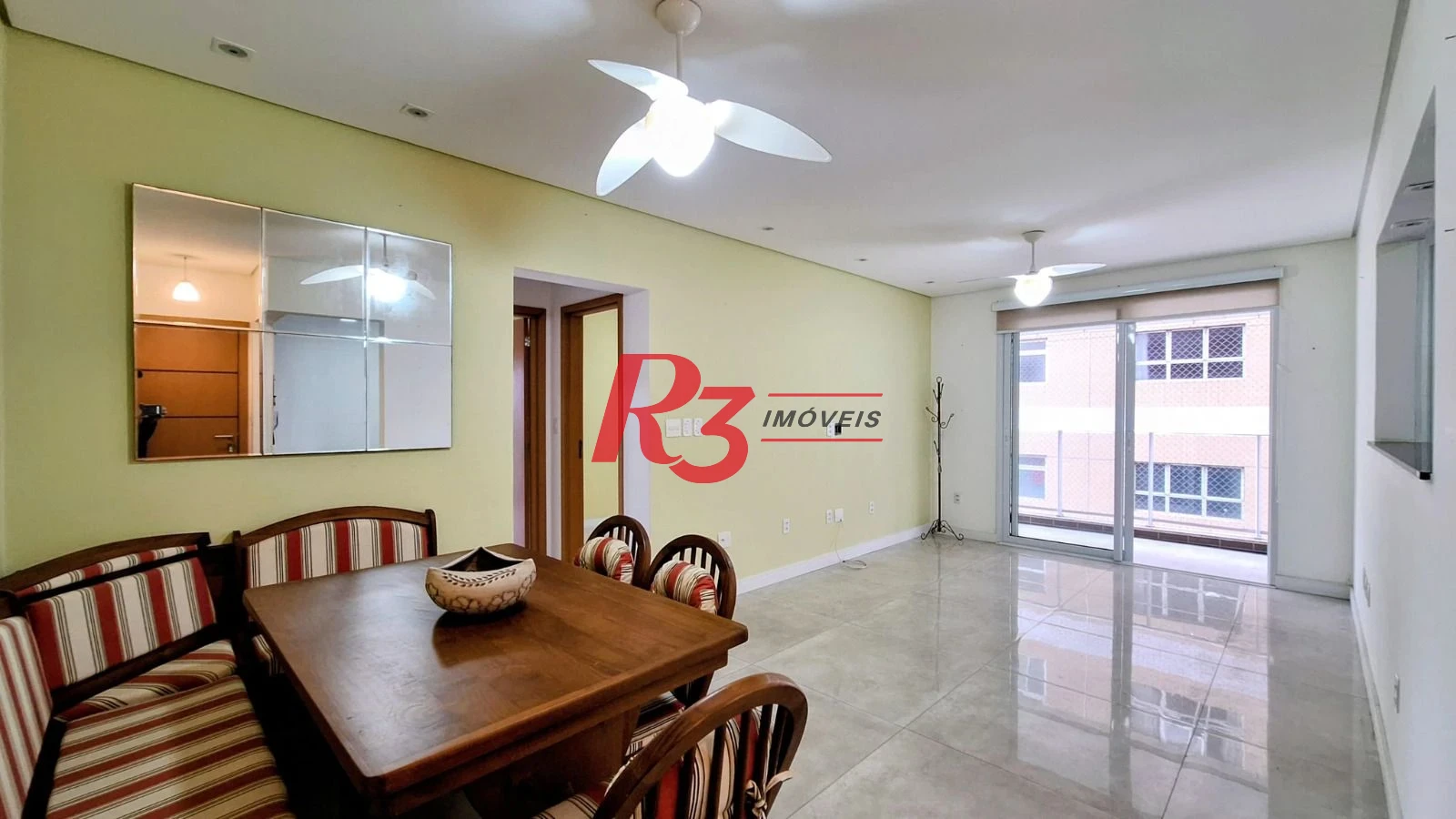 Apartamento com 2 dormitórios à venda, 105 m² por R$ 1.330.000,00 - Embaré - Santos/SP