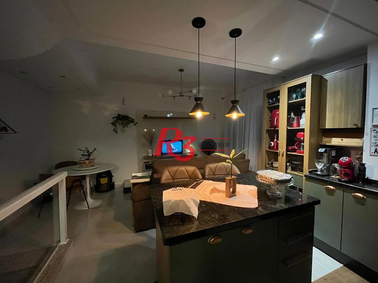 Village com 2 dormitórios para alugar, 88 m² por R$ 4.900,00/mês - Campo Grande - Santos/SP