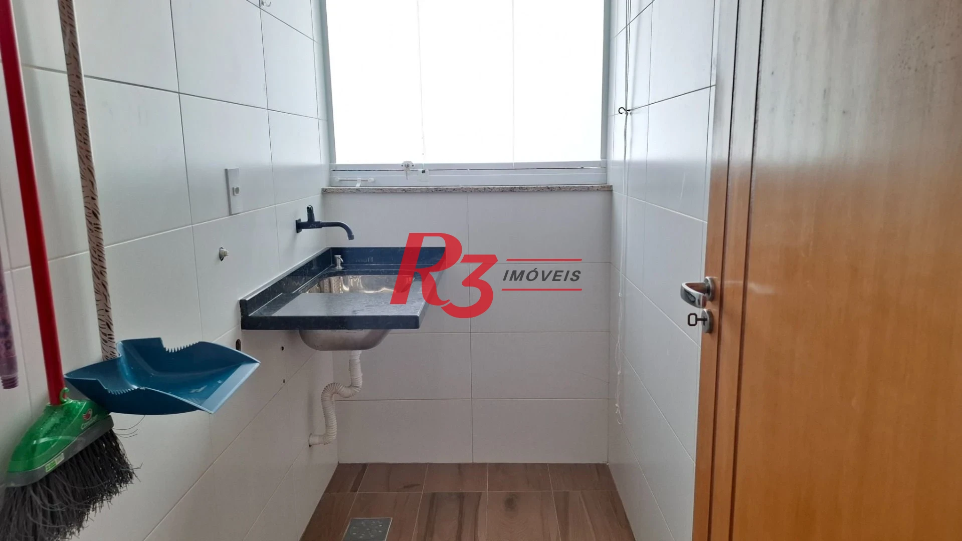 Village com 2 dormitórios para alugar, 88 m² por R$ 4.200,00/mês - Campo Grande - Santos/SP